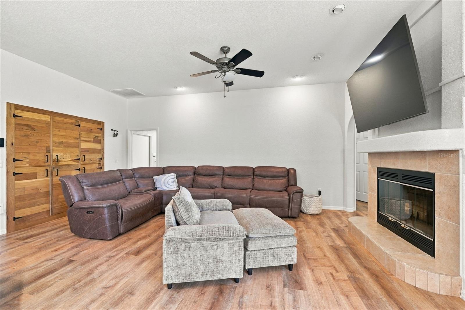 8933 THOREAU PL — photo 13