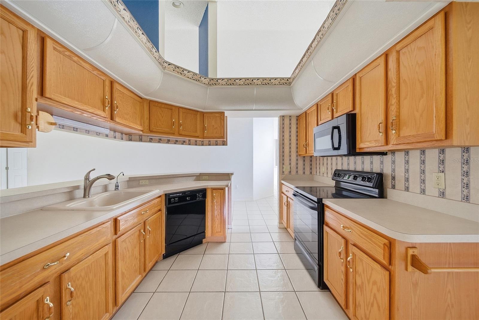 13652 PIMBERTON DR — photo 5