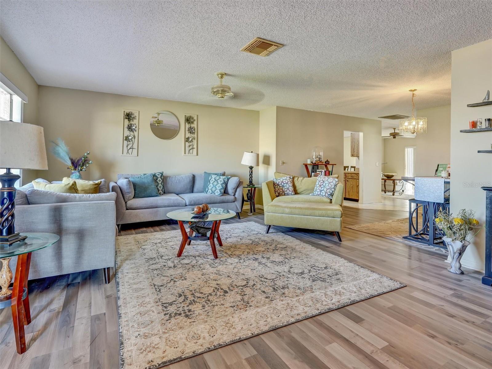 202 CACTUSFLOWER LN — photo 11
