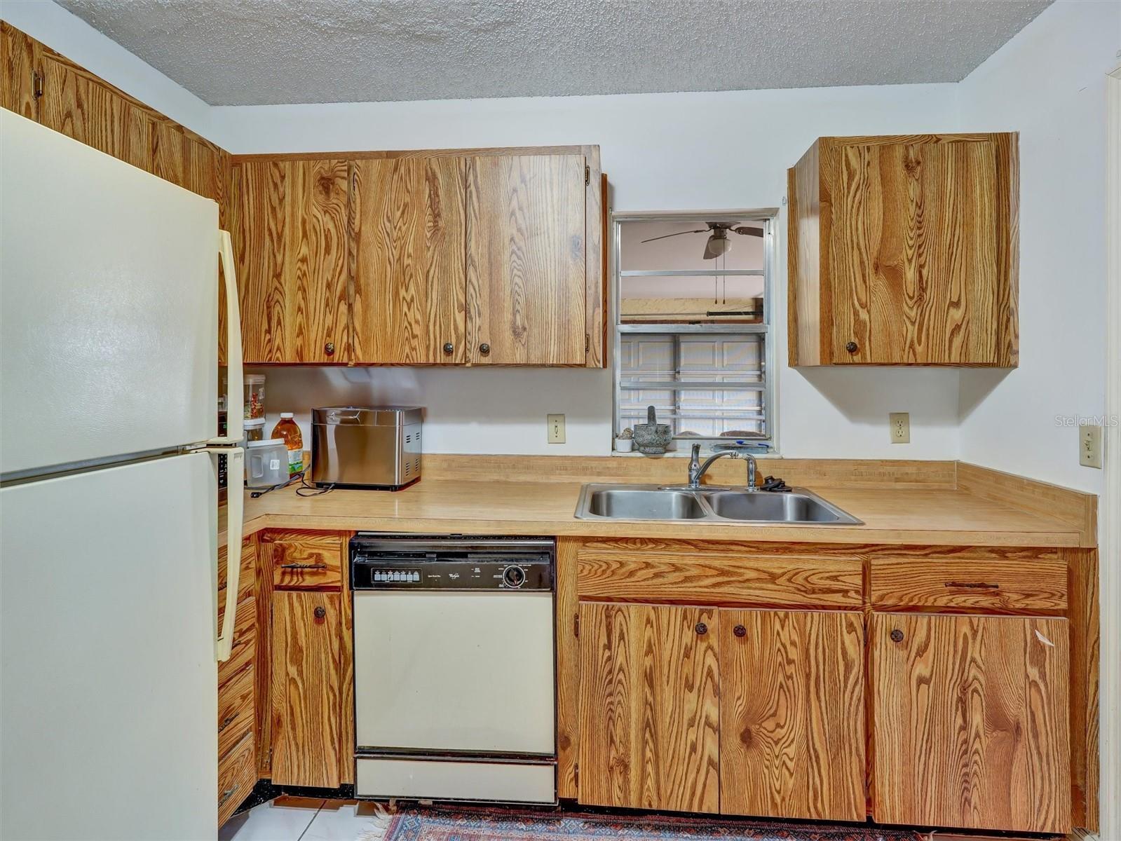 202 CACTUSFLOWER LN — photo 19