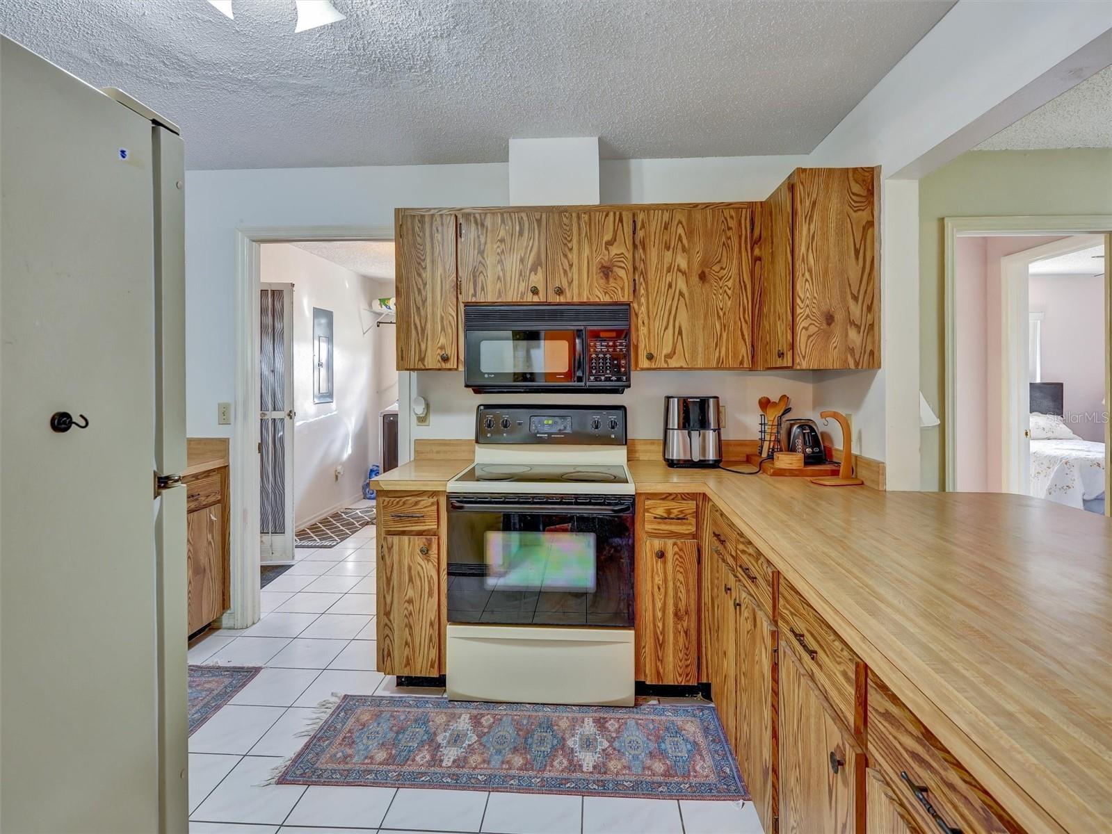 202 CACTUSFLOWER LN — photo 16