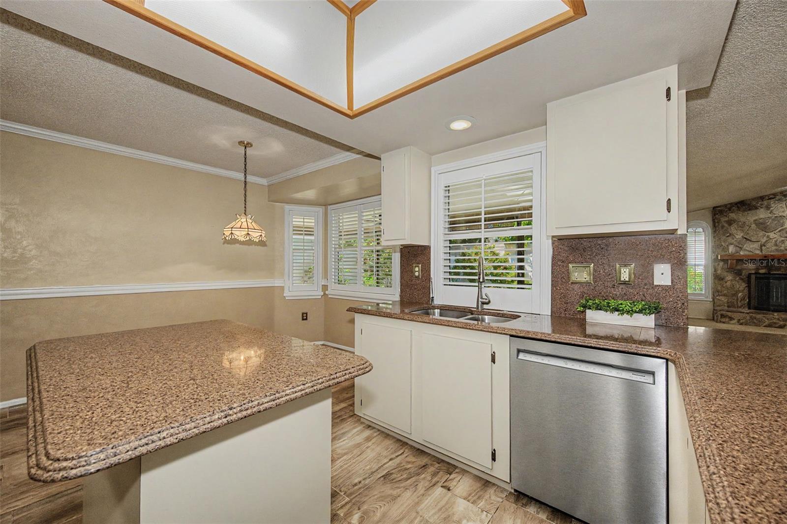 2951 ORCHARD DR — photo 18