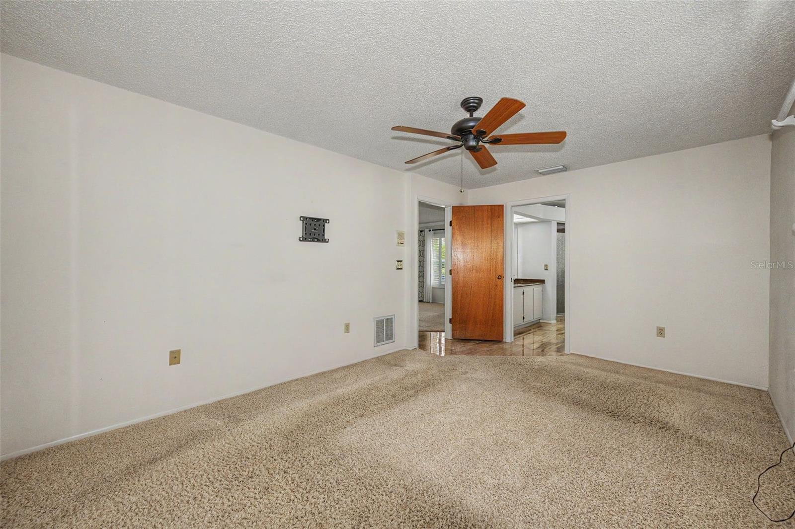 2951 ORCHARD DR — photo 35