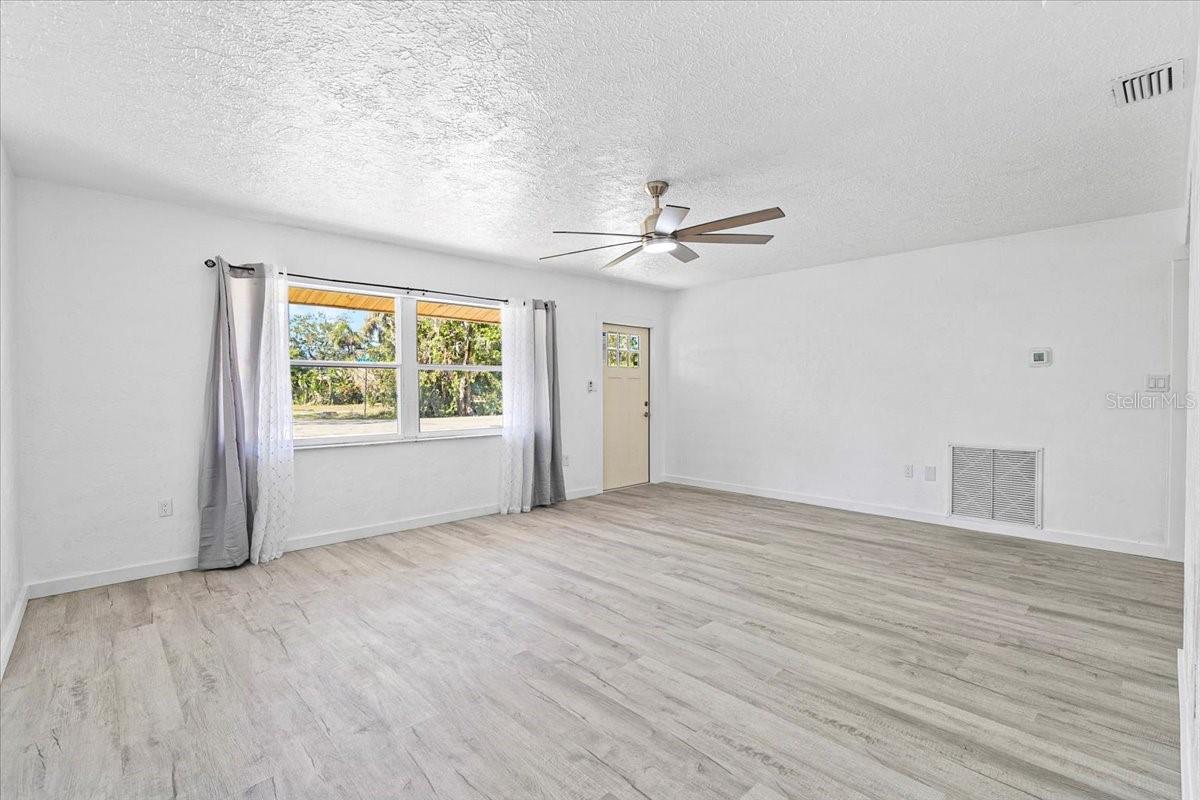 6243 CARLTON AVE — photo 7