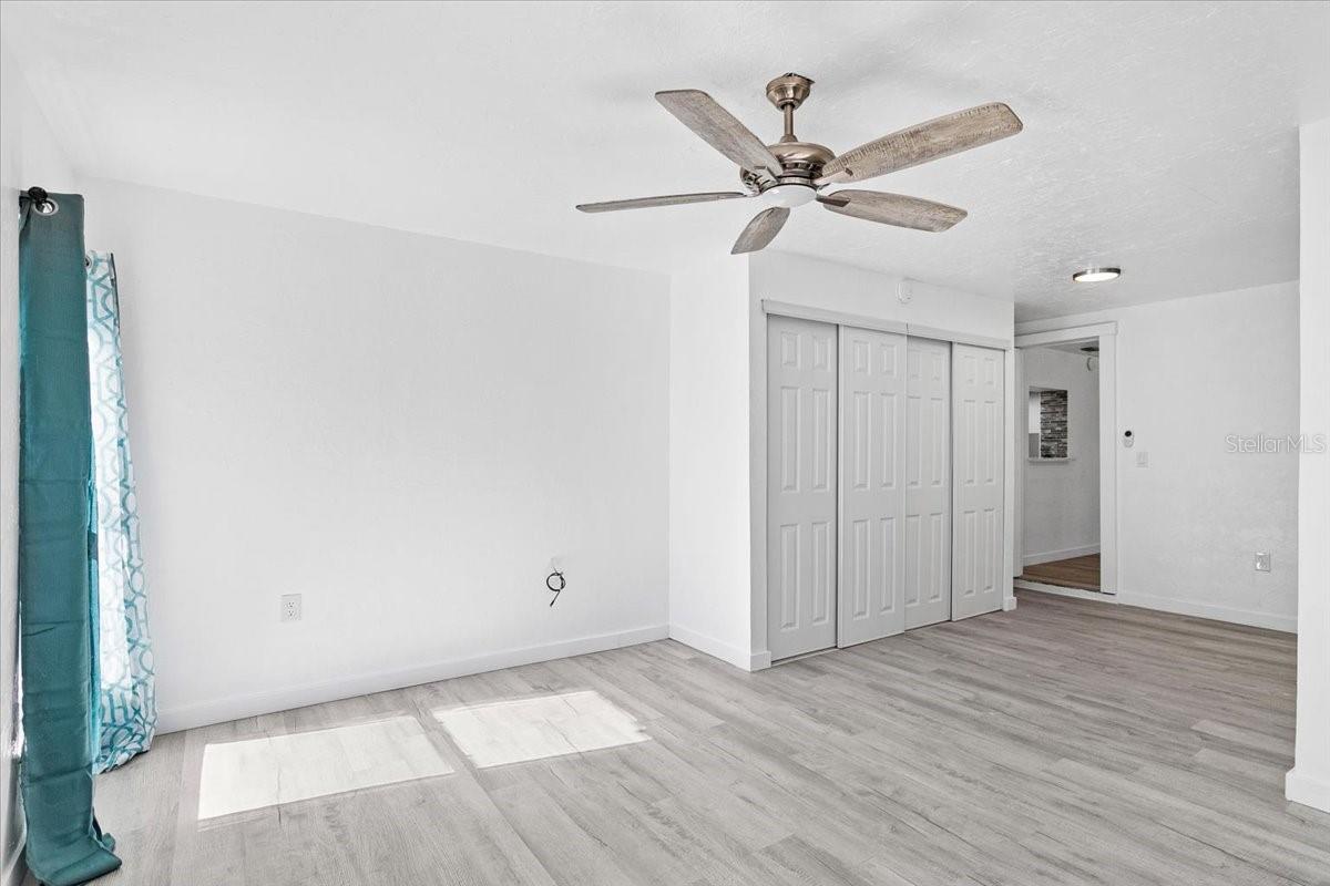 6243 CARLTON AVE — photo 23