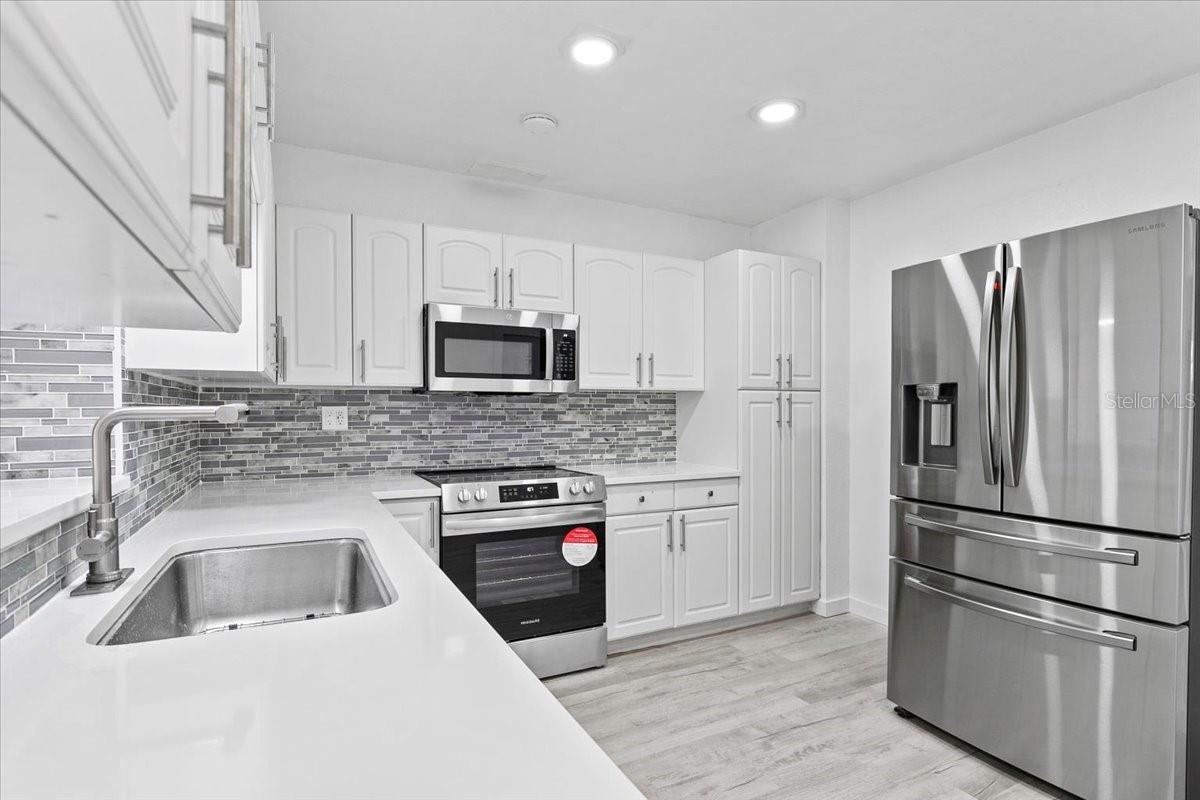6243 CARLTON AVE — photo 10