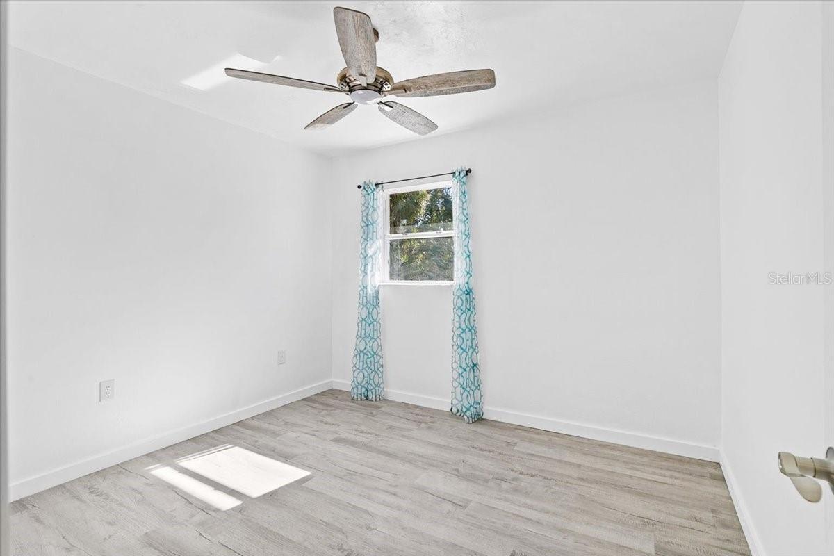 6243 CARLTON AVE — photo 17
