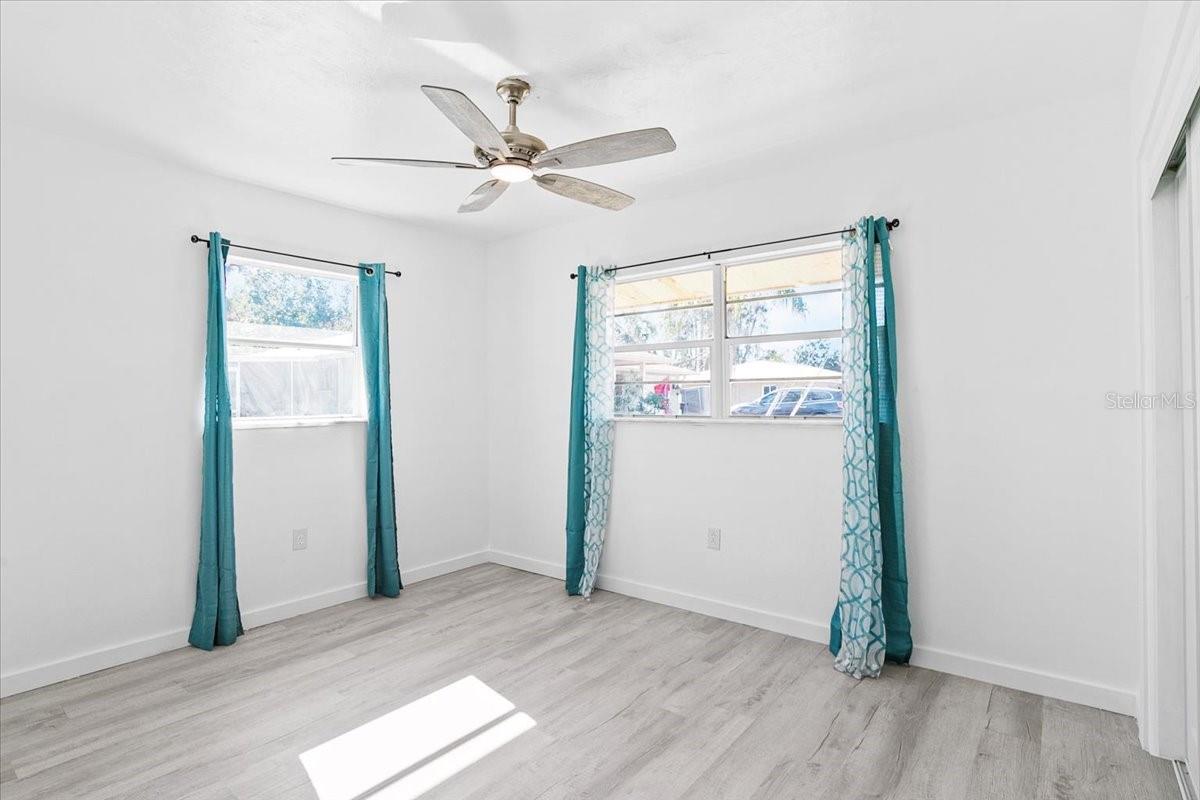 6243 CARLTON AVE — photo 27