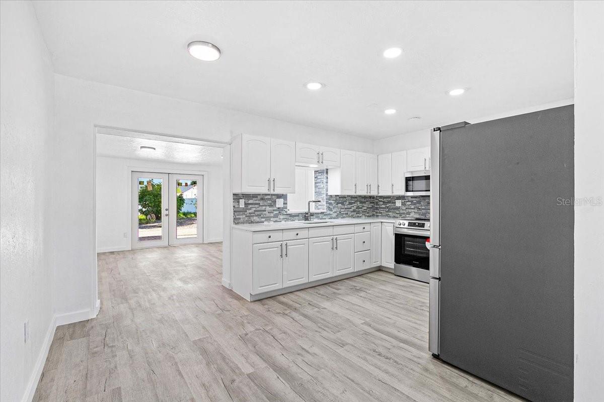 6243 CARLTON AVE — photo 11