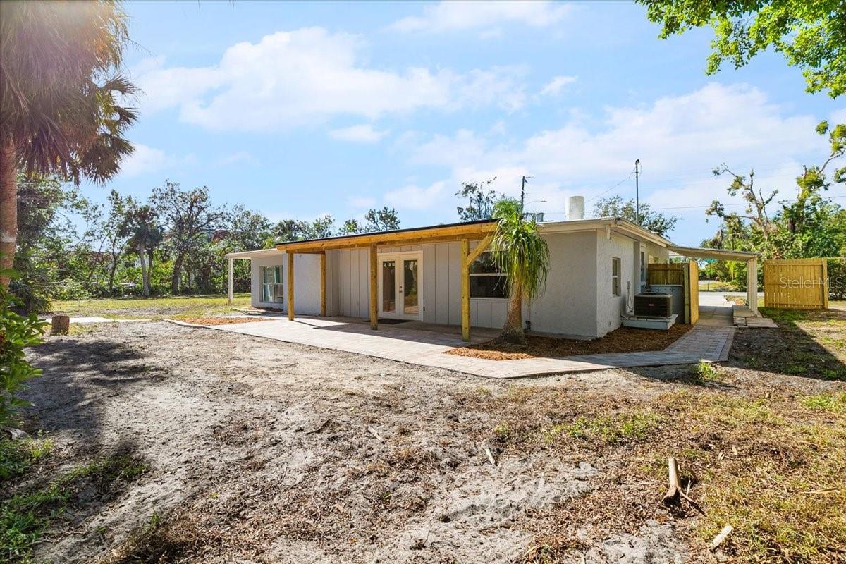 6243 CARLTON AVE — photo 32
