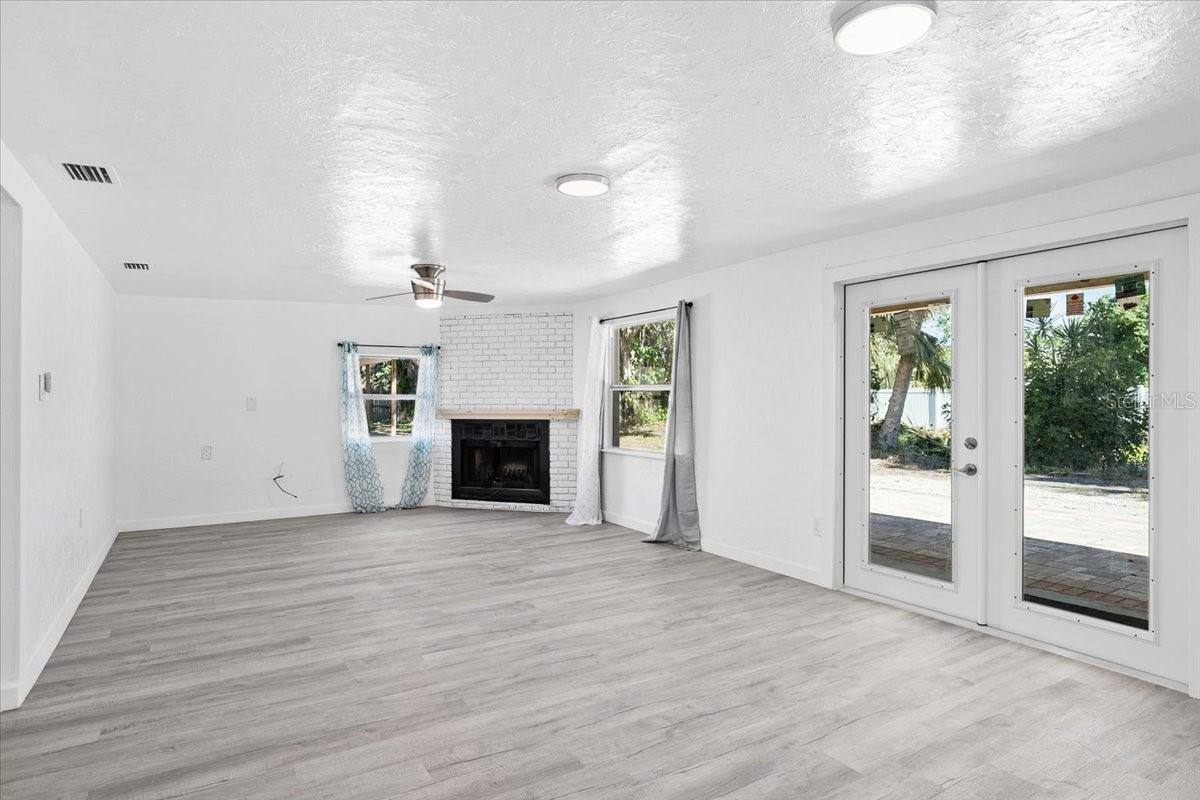 6243 CARLTON AVE — photo 13