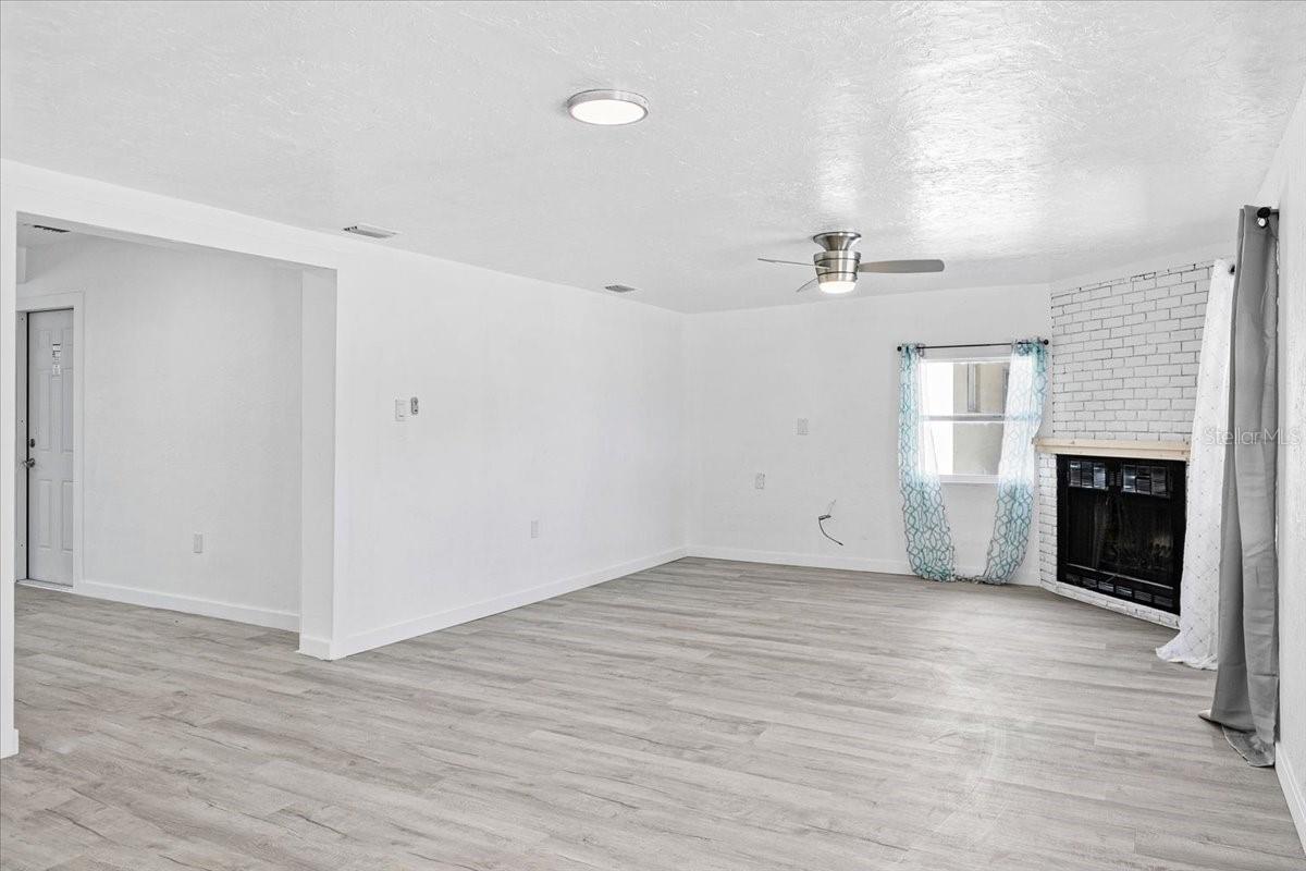 6243 CARLTON AVE — photo 20