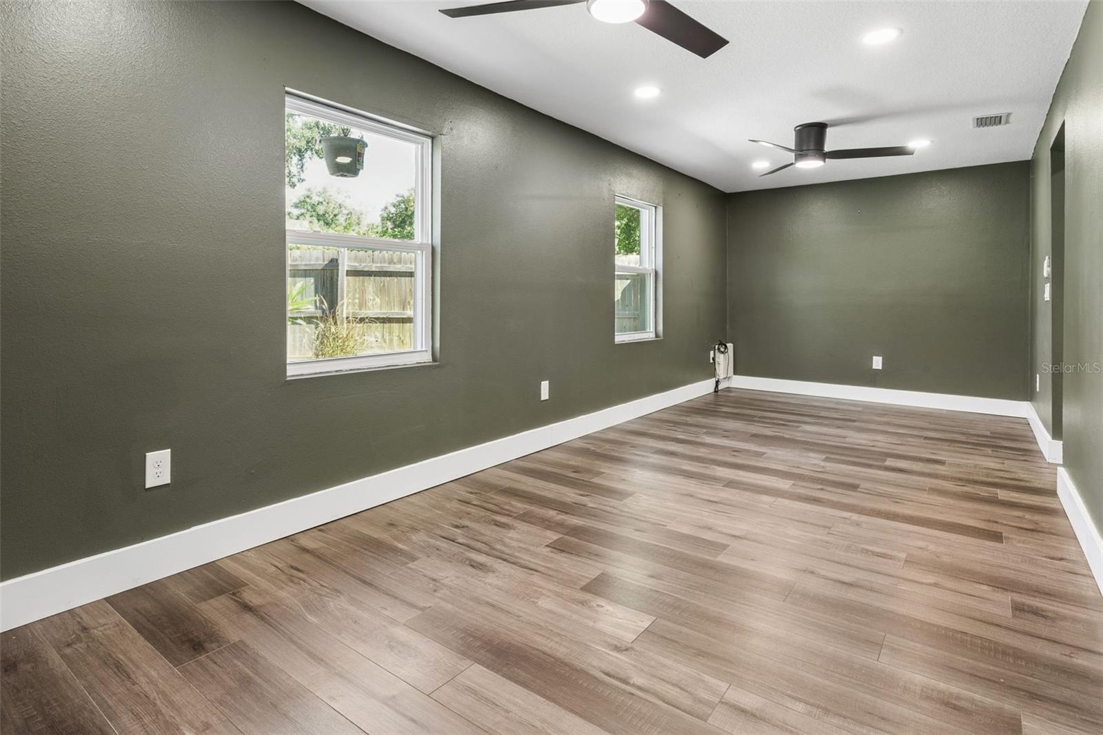 10420 N HAMNER AVE — photo 21