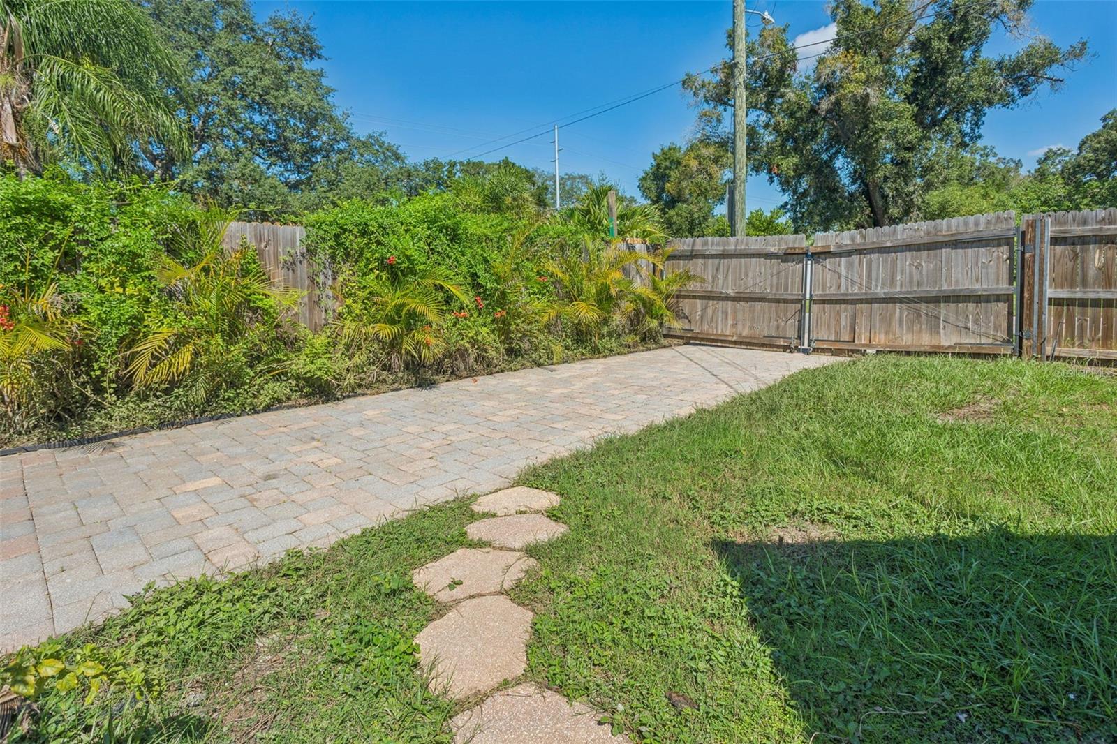 10420 N HAMNER AVE — photo 28