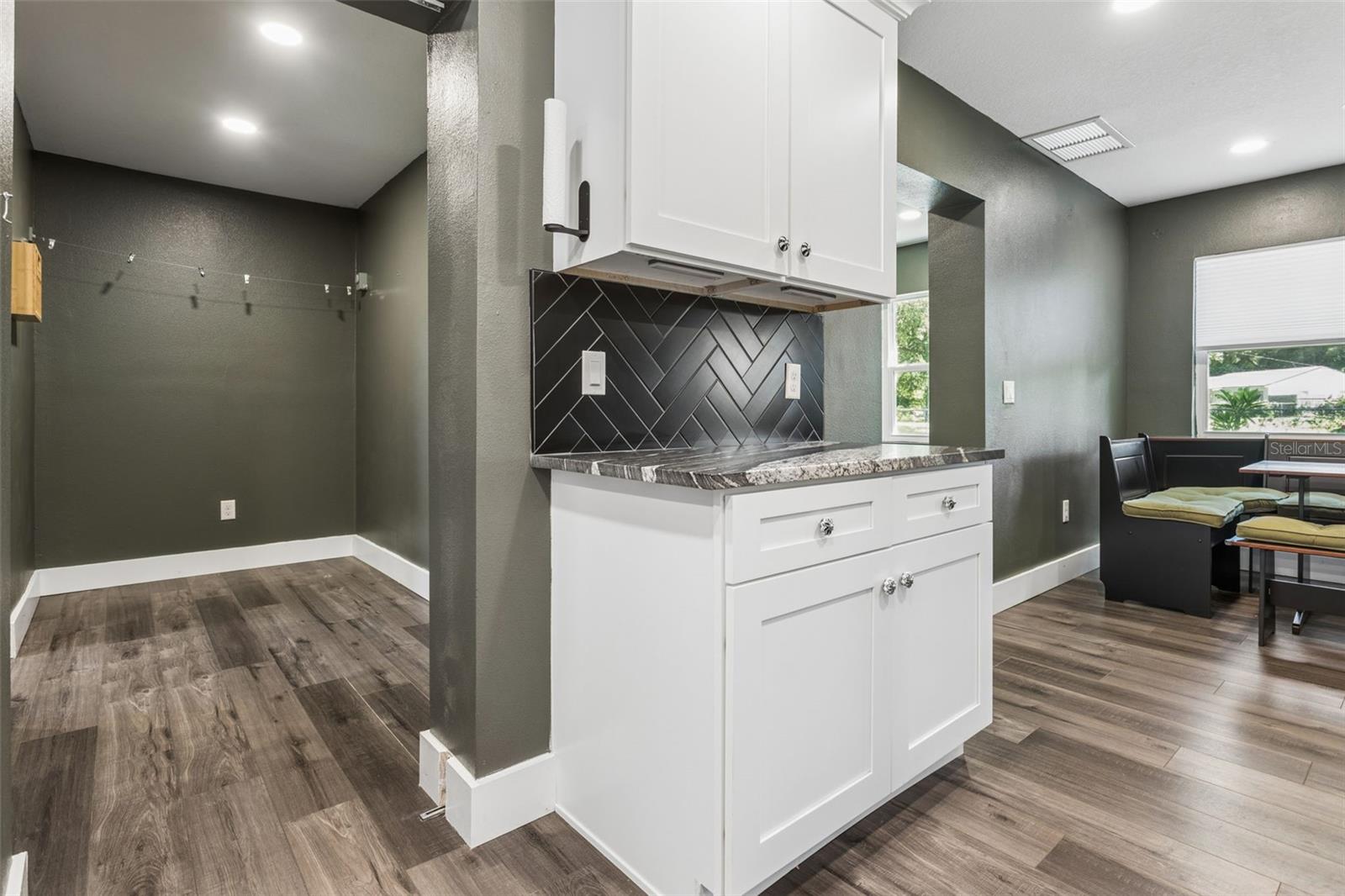 10420 N HAMNER AVE — photo 10