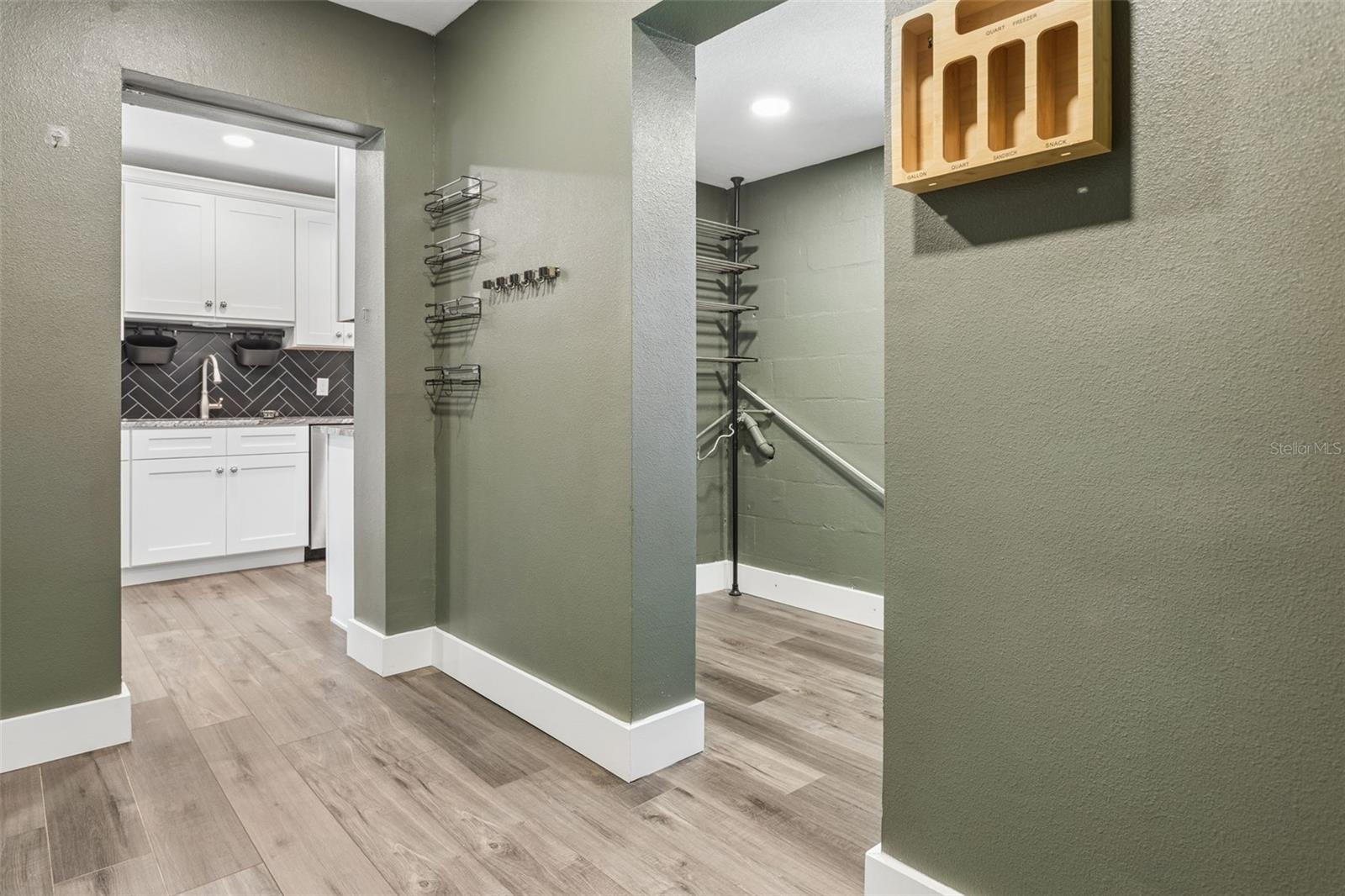 10420 N HAMNER AVE — photo 11