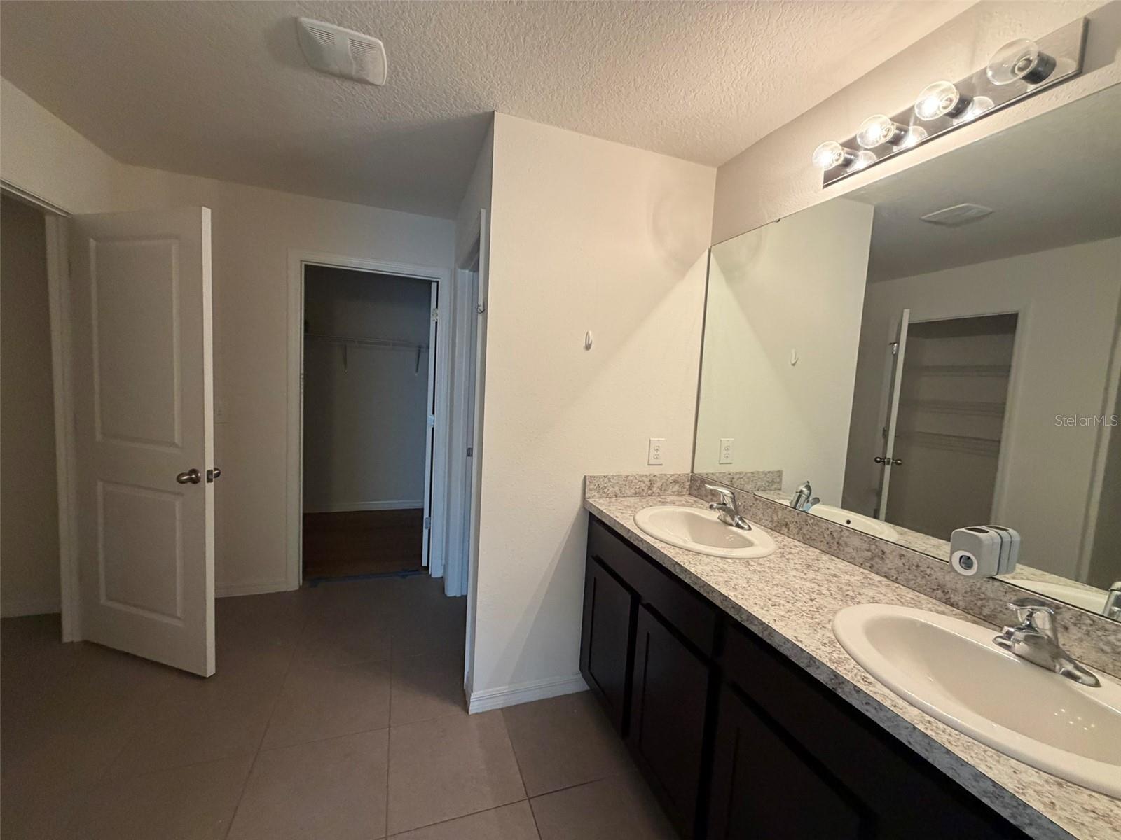 7572 TUSCAN BAY CIR — photo 11