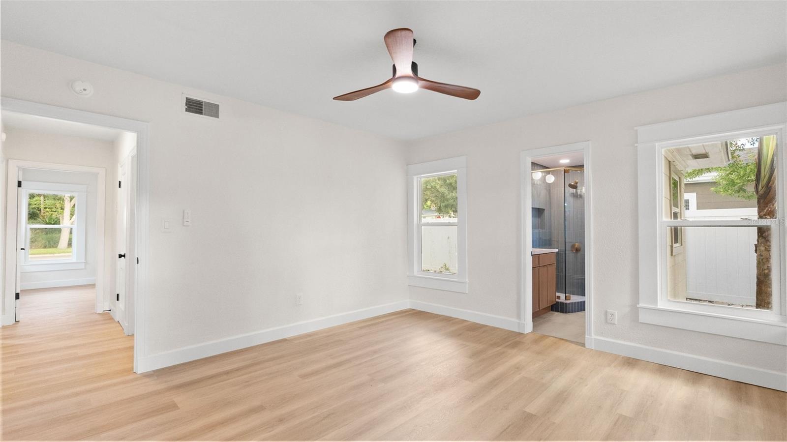408 ORANGEVIEW AVE — photo 26