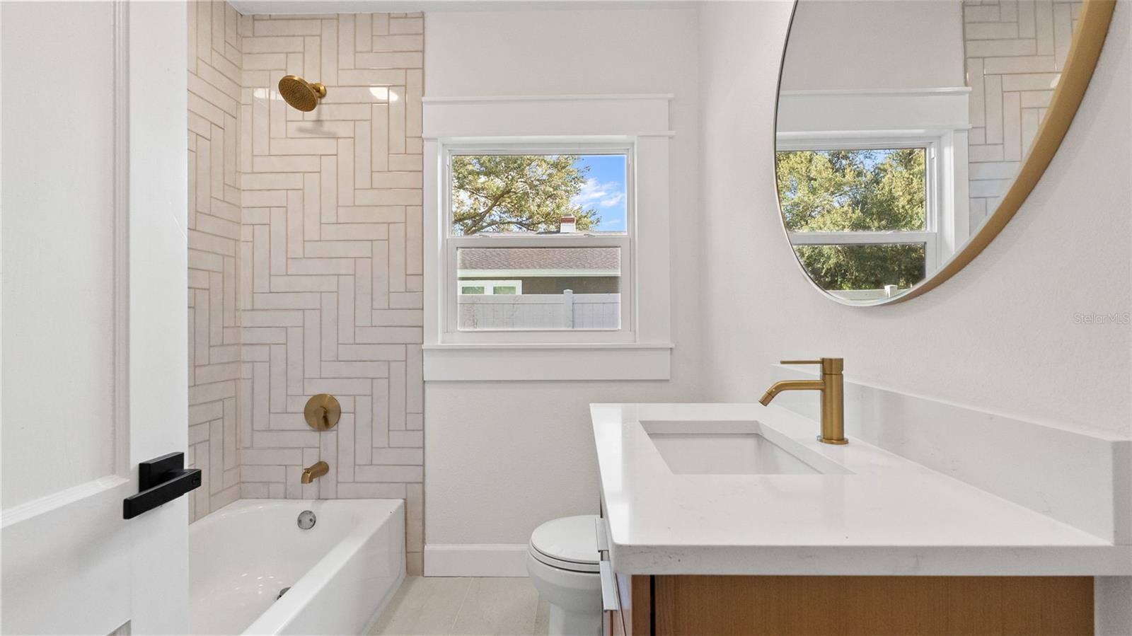 408 ORANGEVIEW AVE — photo 23