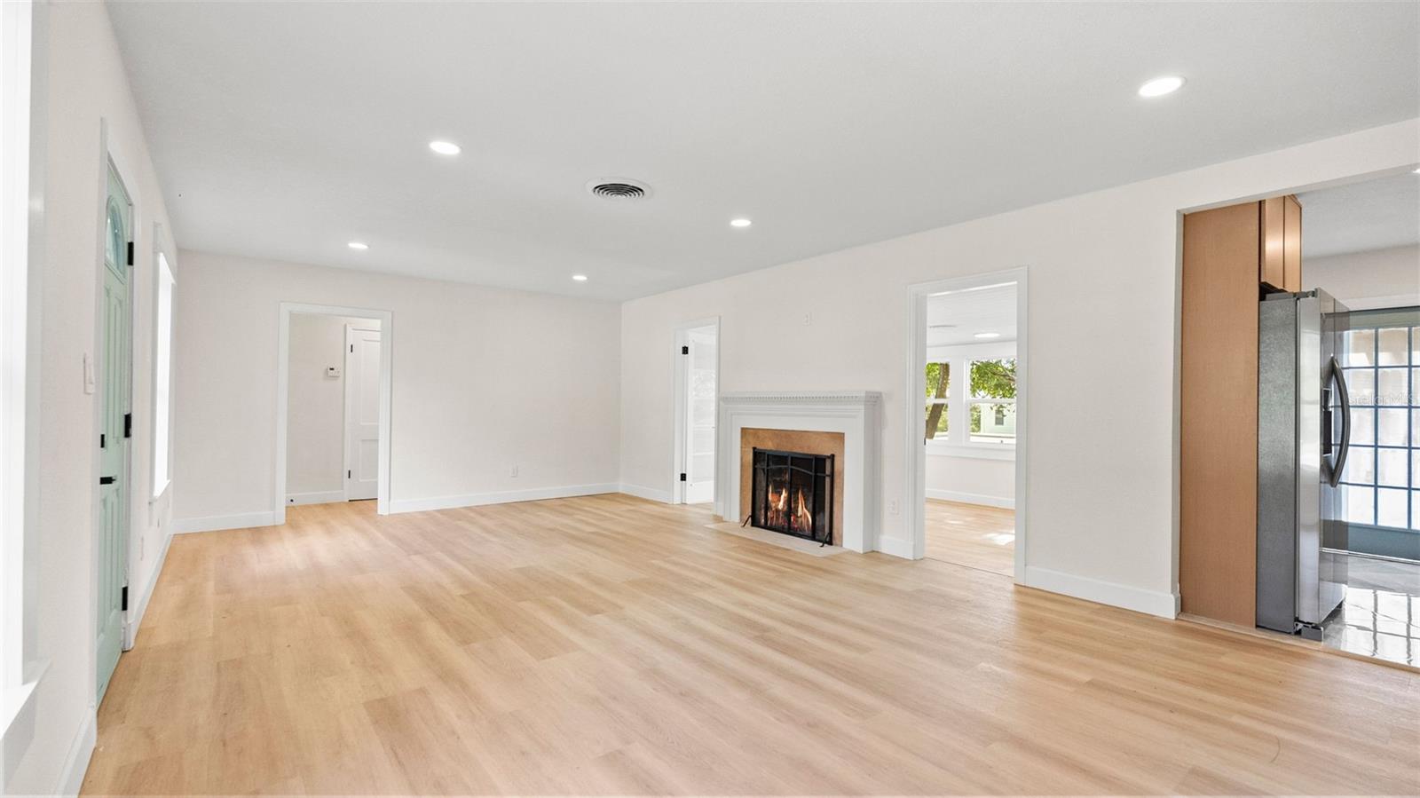 408 ORANGEVIEW AVE — photo 24
