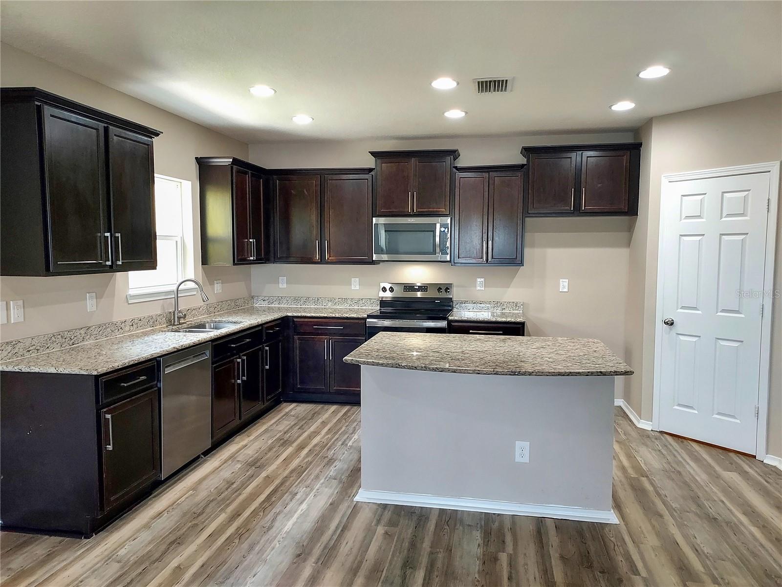 4743 SOMERSET HILL LN — photo 4