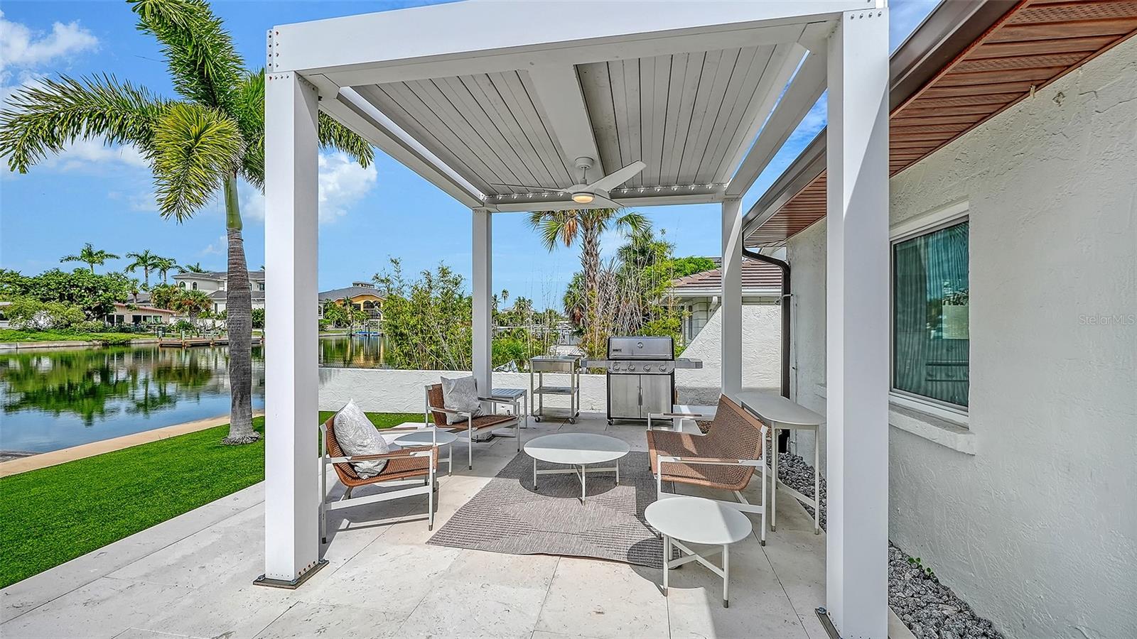 556 N WASHINGTON DR — photo 42