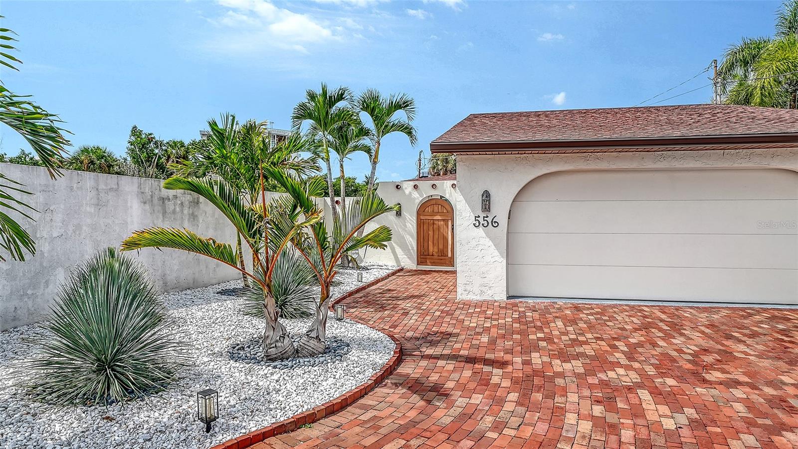 556 N WASHINGTON DR — photo 3