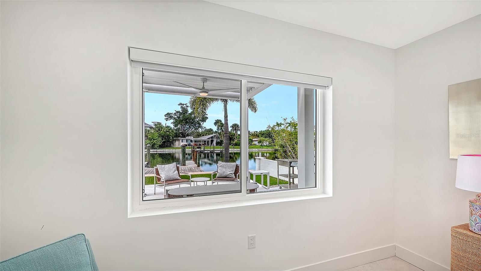 556 N WASHINGTON DR — photo 30