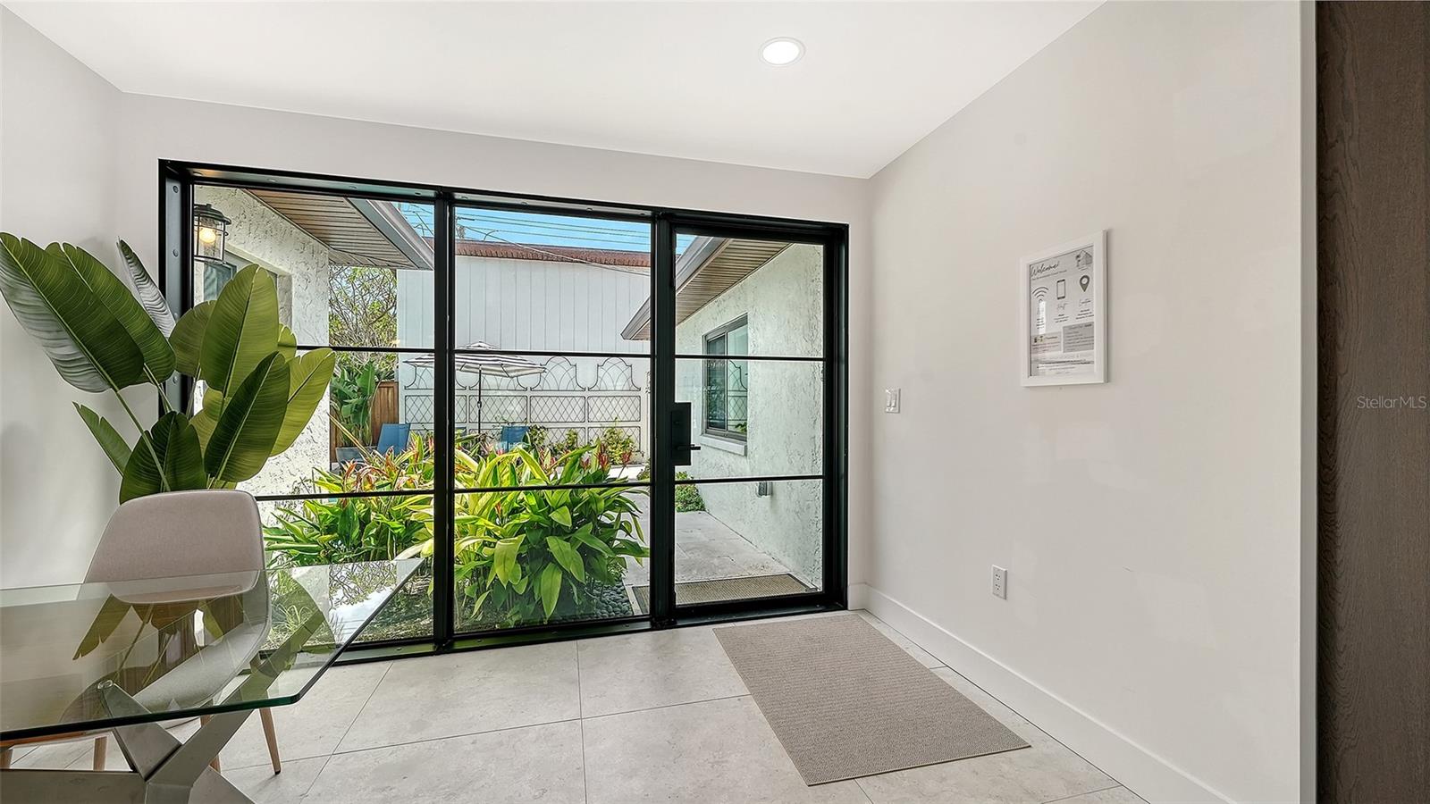 556 N WASHINGTON DR — photo 8