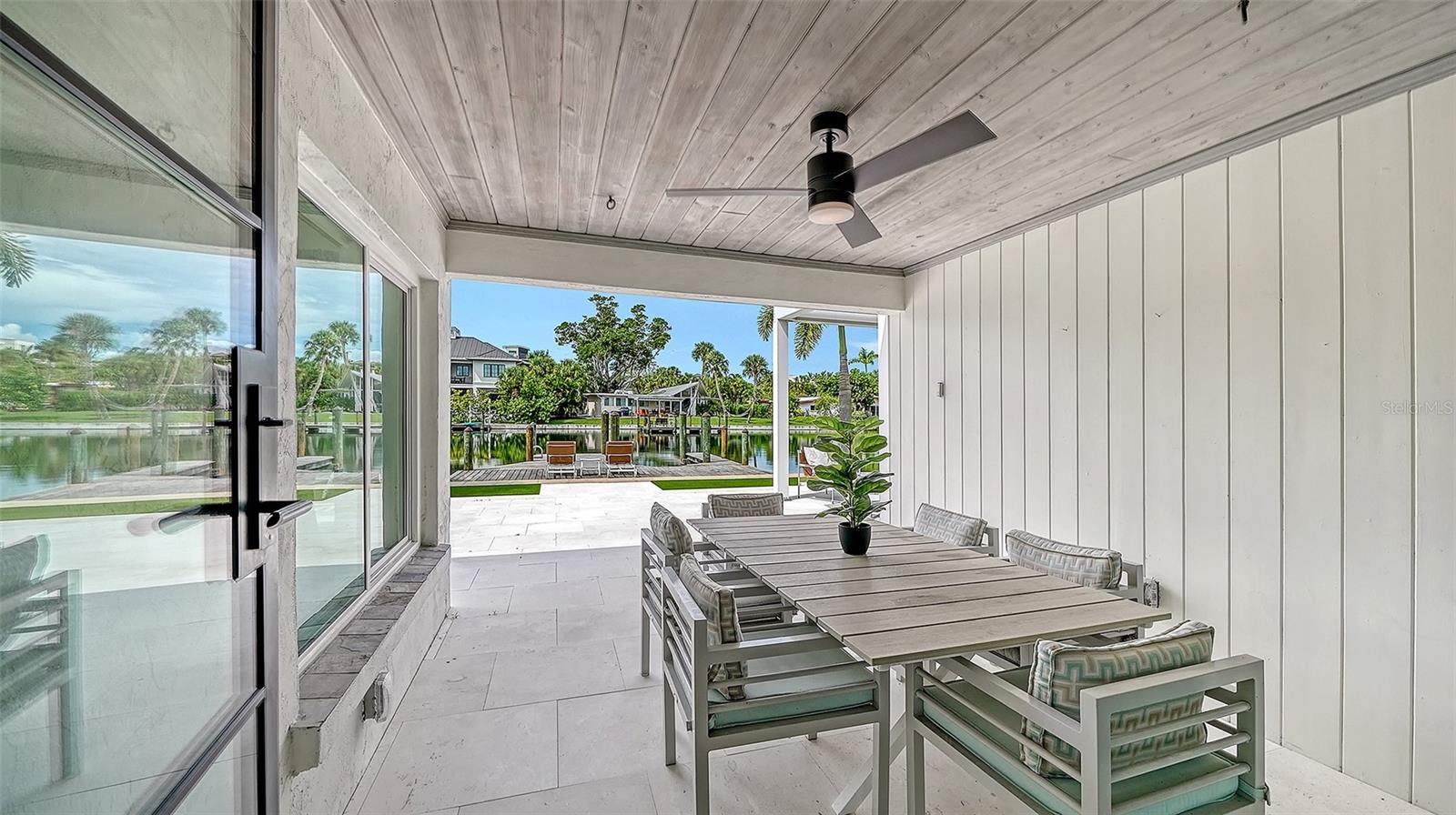 556 N WASHINGTON DR — photo 39