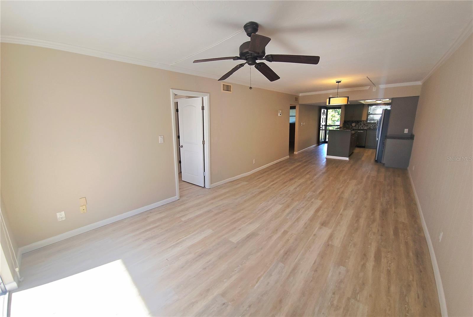 1650 PINE TREE LN #204 — photo 8