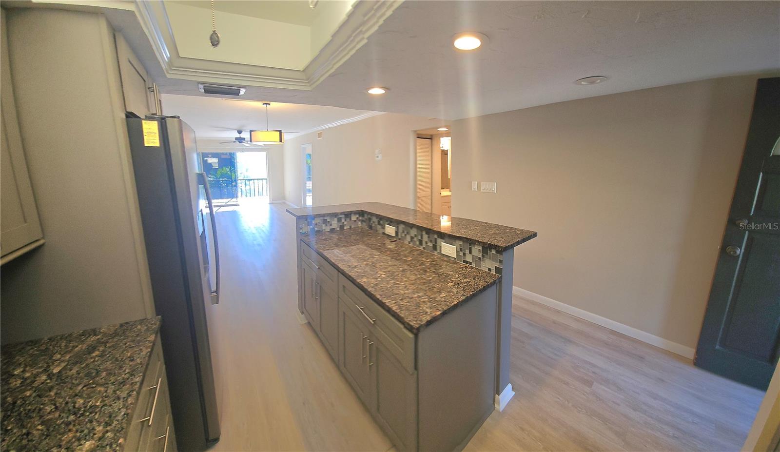 1650 PINE TREE LN #204 — photo 6