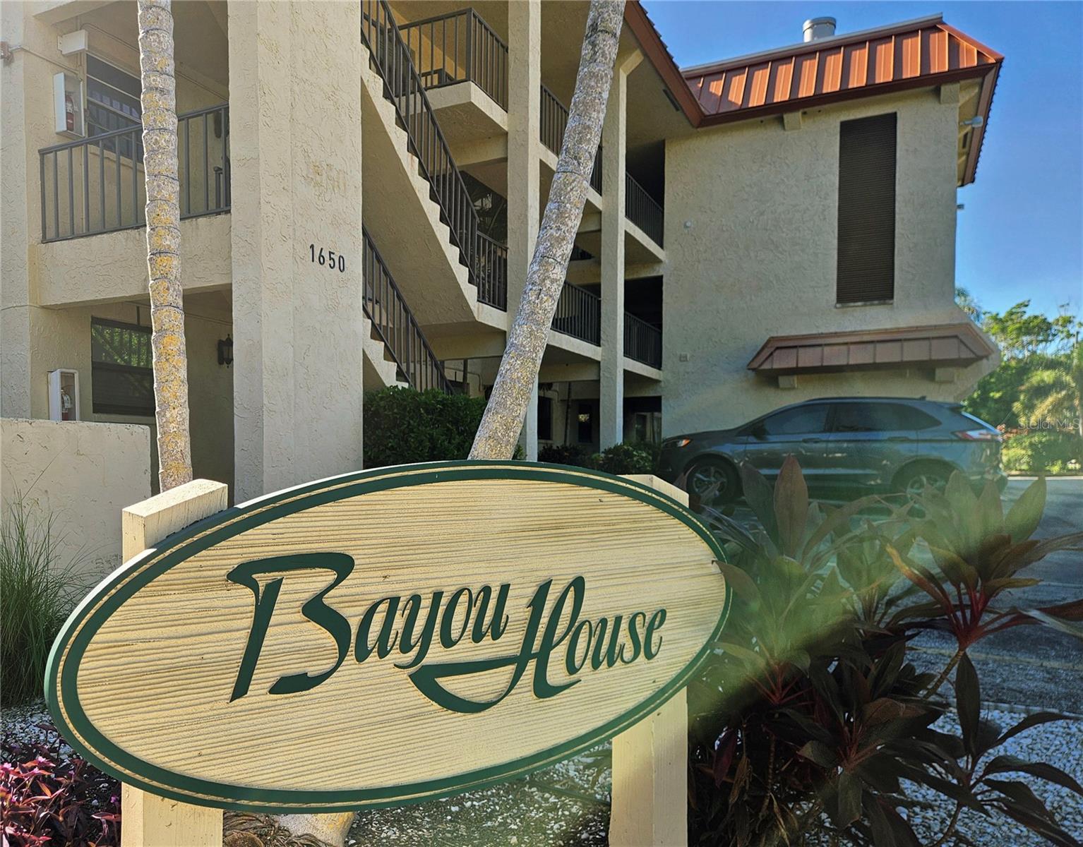 1650 PINE TREE LN #204 — photo 4