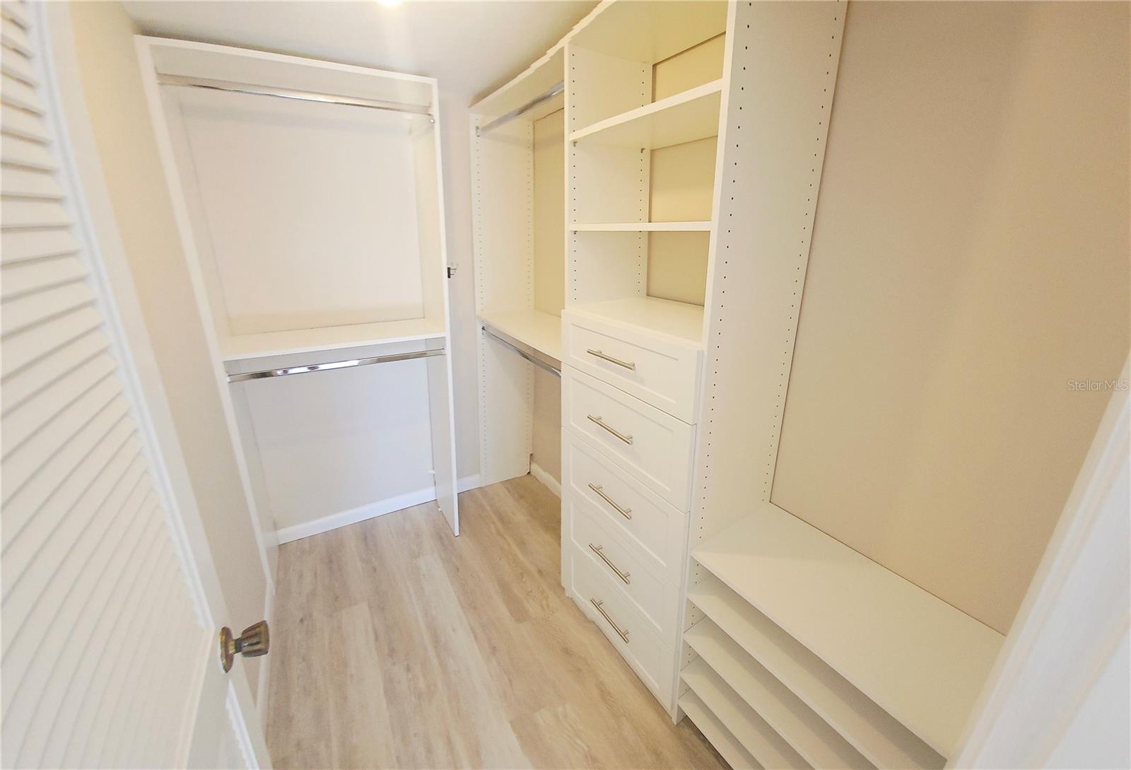 1650 PINE TREE LN #204 — photo 13