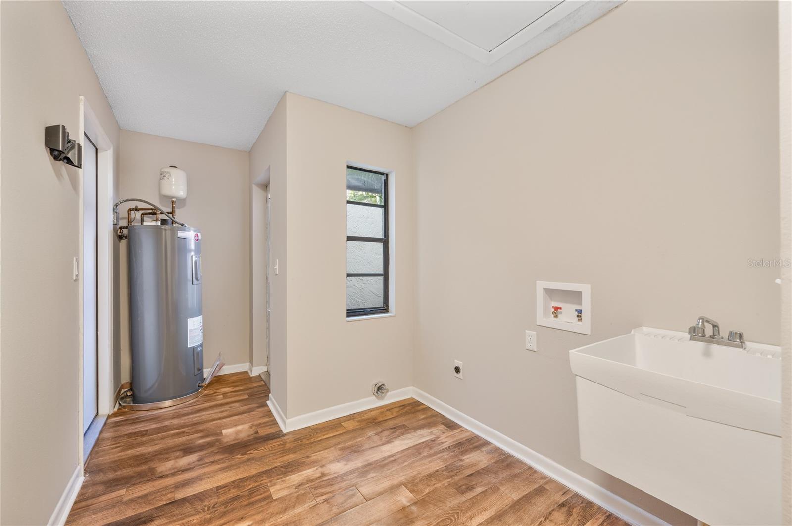 13510 AVISTA DR — photo 43