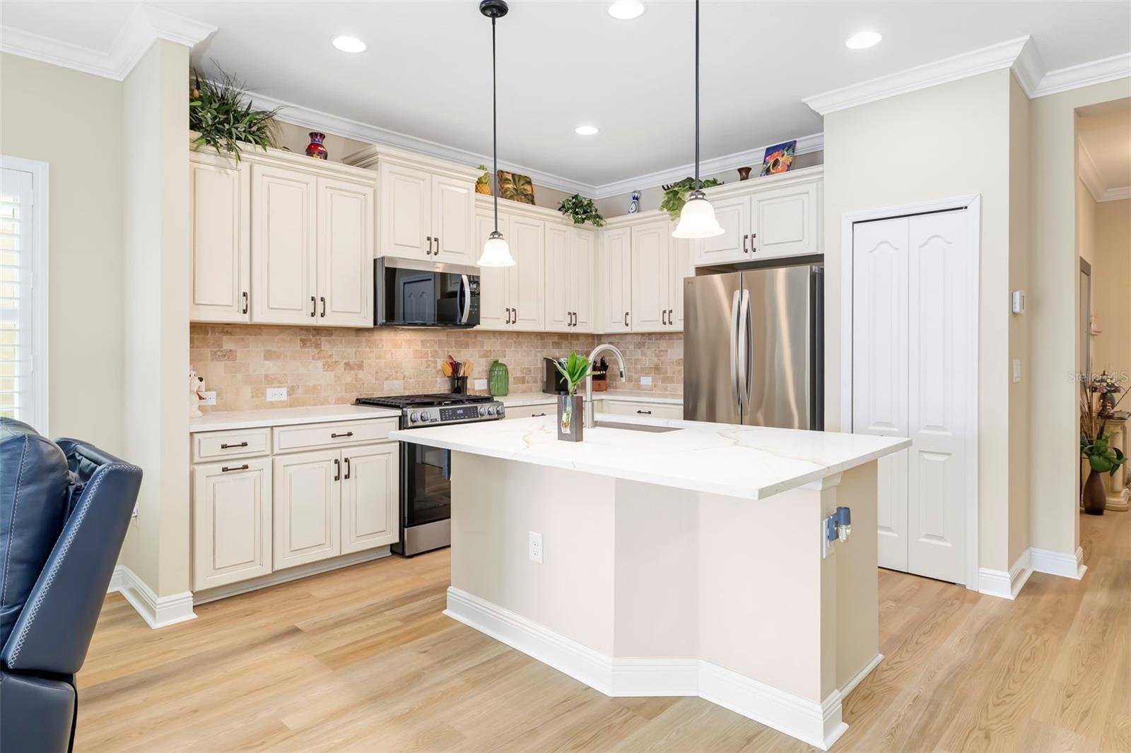 21620 AVON PARK CT — photo 10