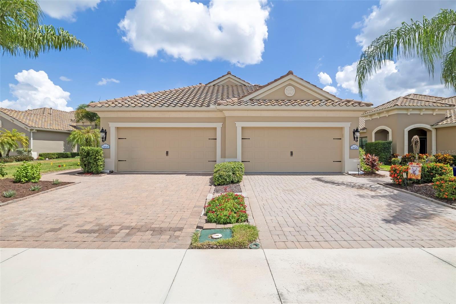 21620 AVON PARK CT — photo 2