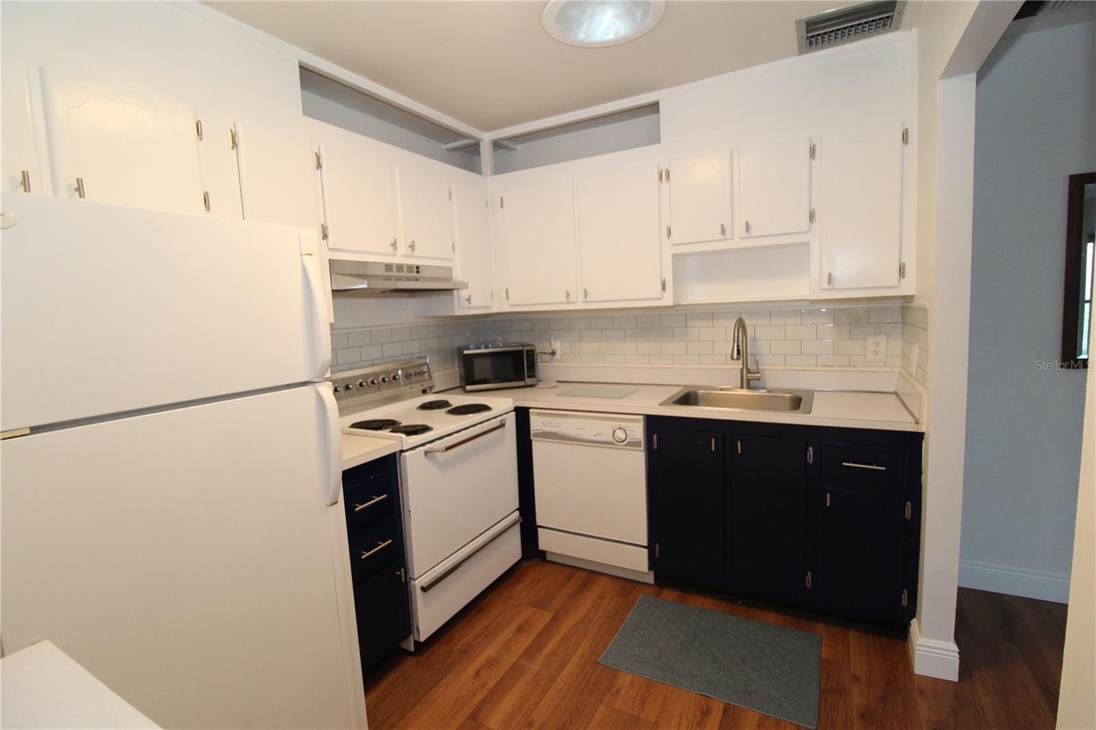 2202 CLUBHOUSE DR #182 — photo 10
