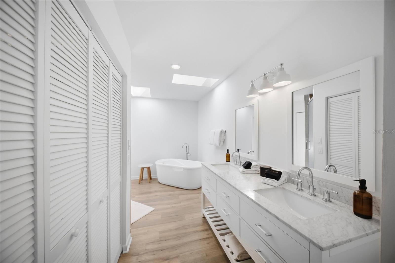 254 GLADIOLUS ST — photo 19