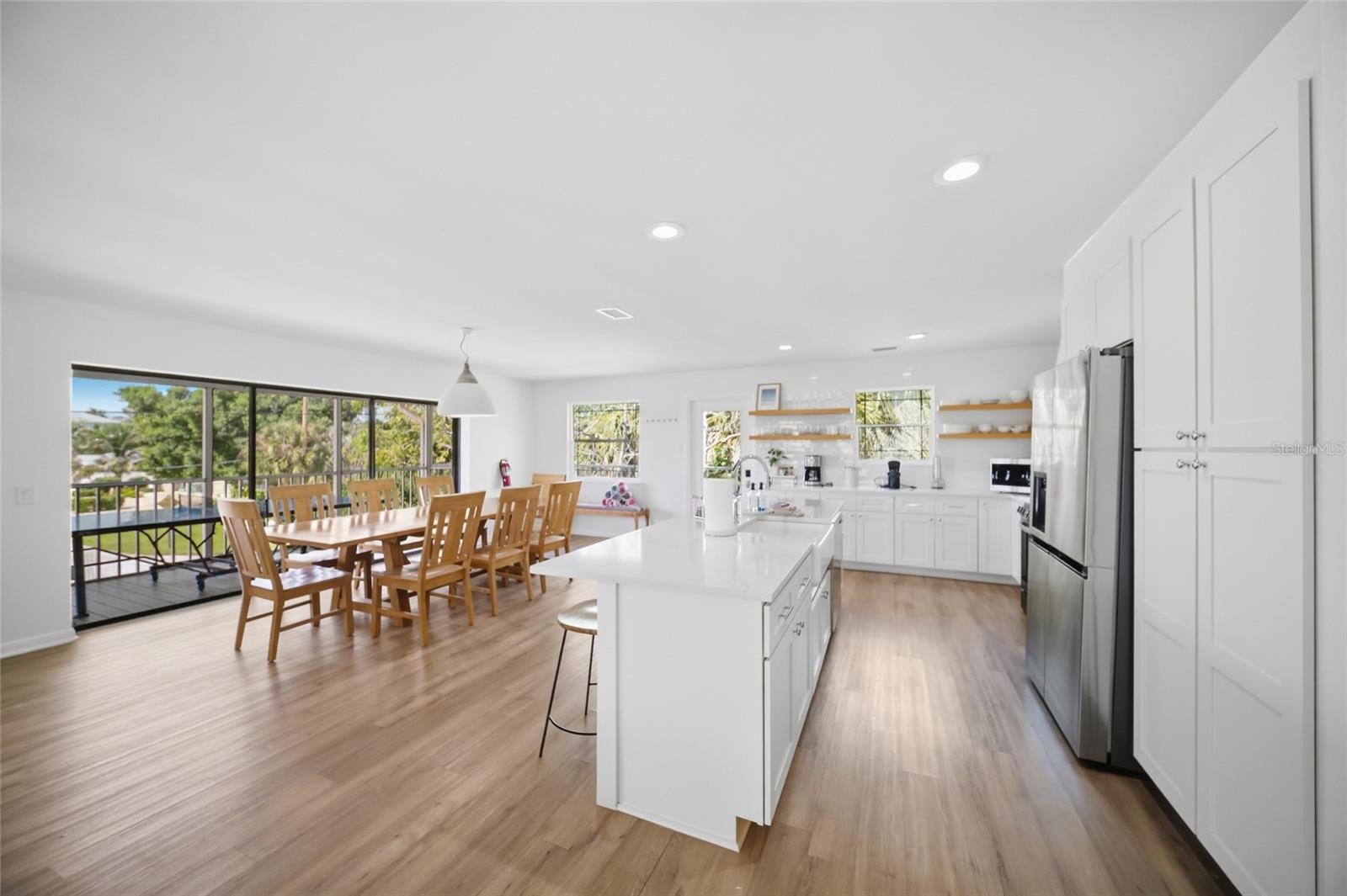 254 GLADIOLUS ST — photo 8