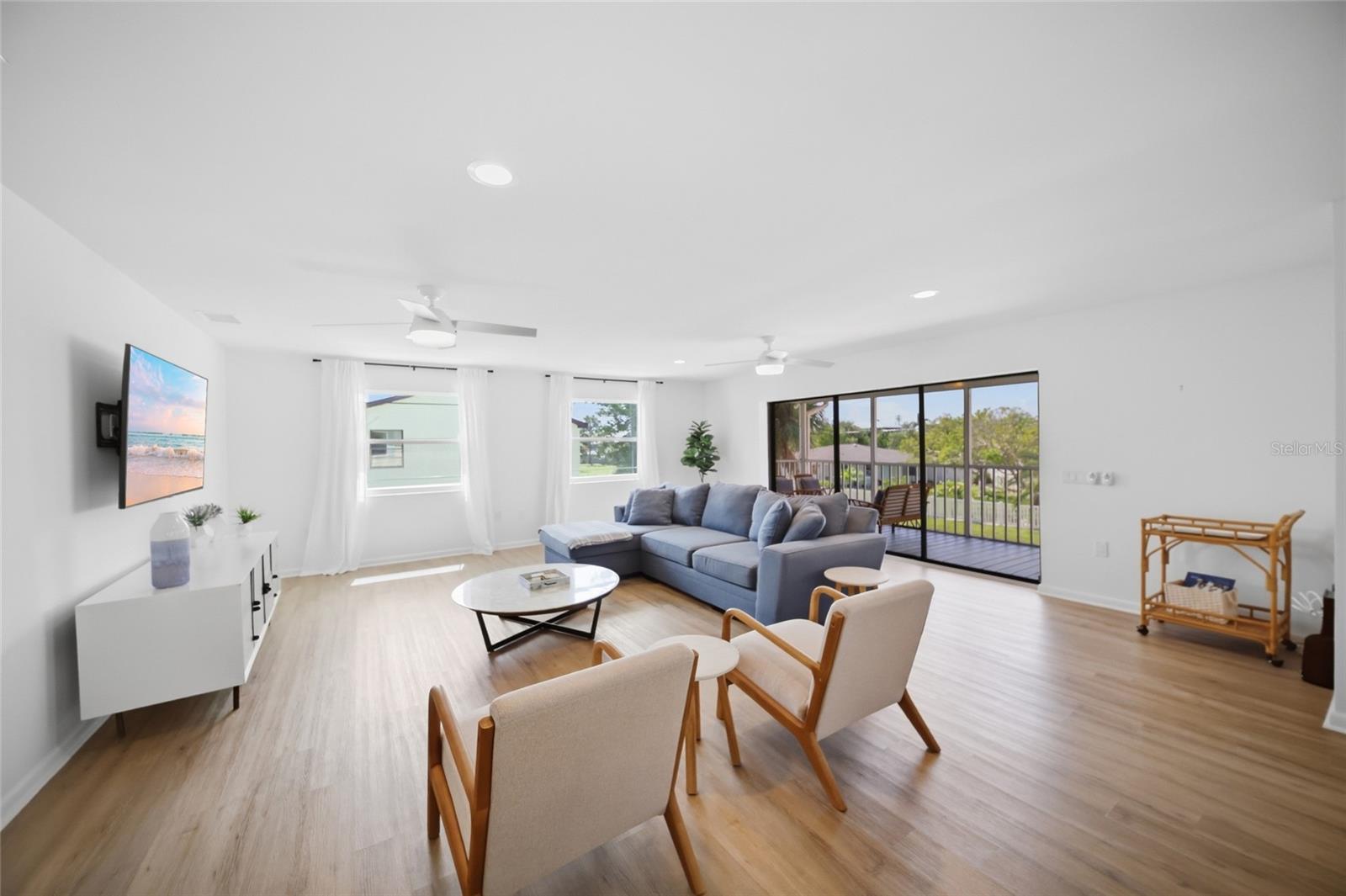 254 GLADIOLUS ST — photo 4