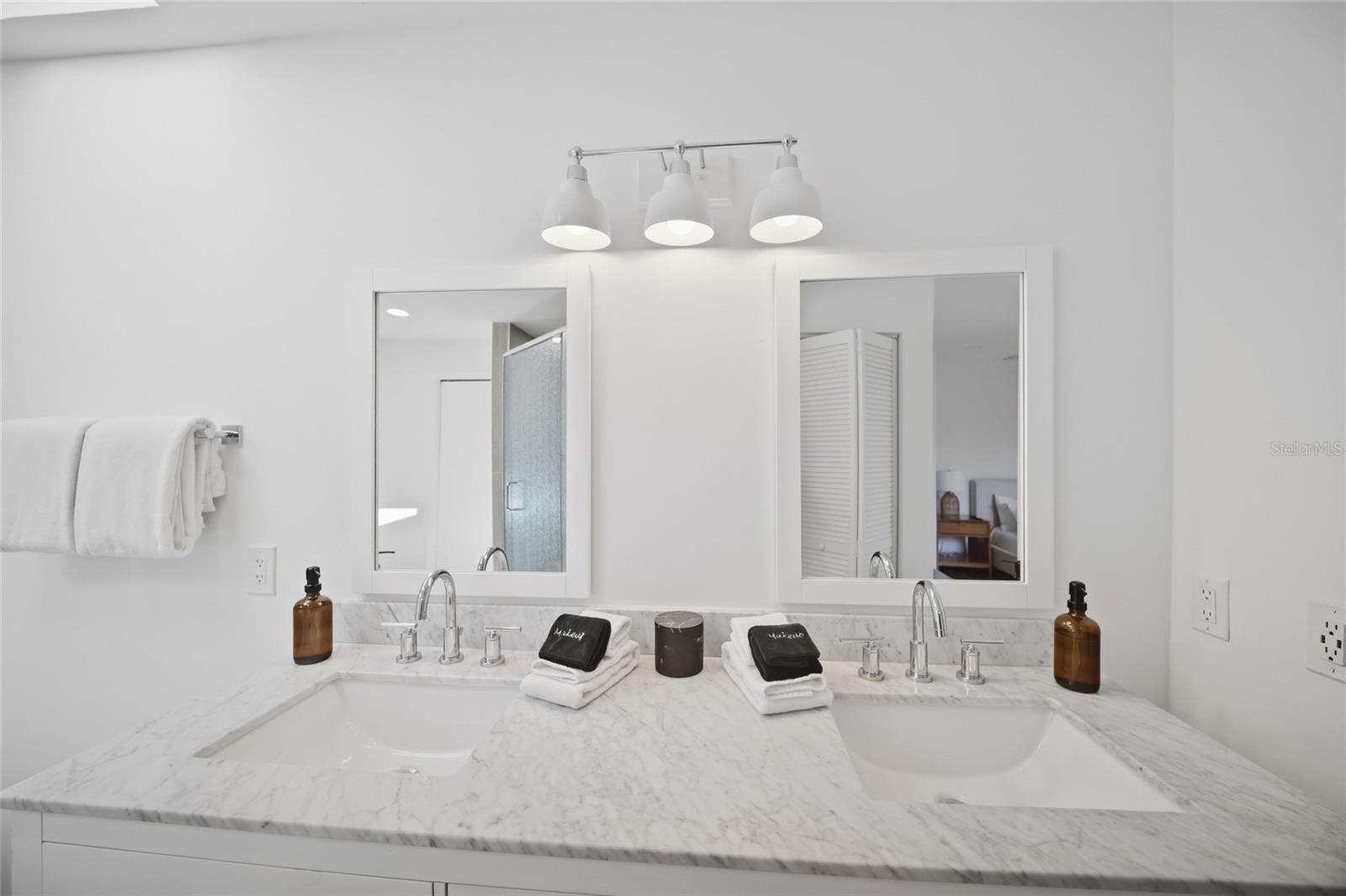254 GLADIOLUS ST — photo 20