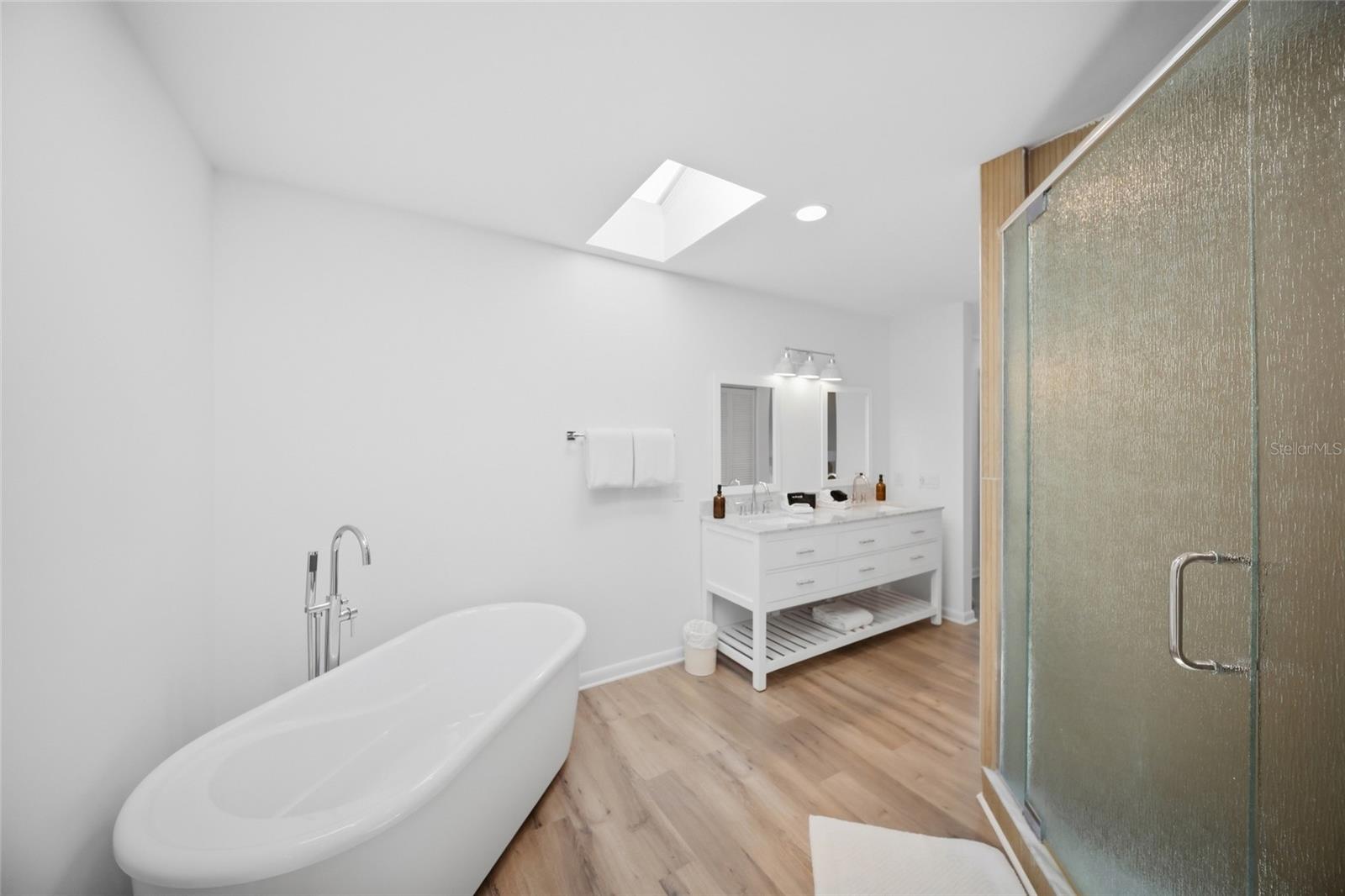 254 GLADIOLUS ST — photo 23