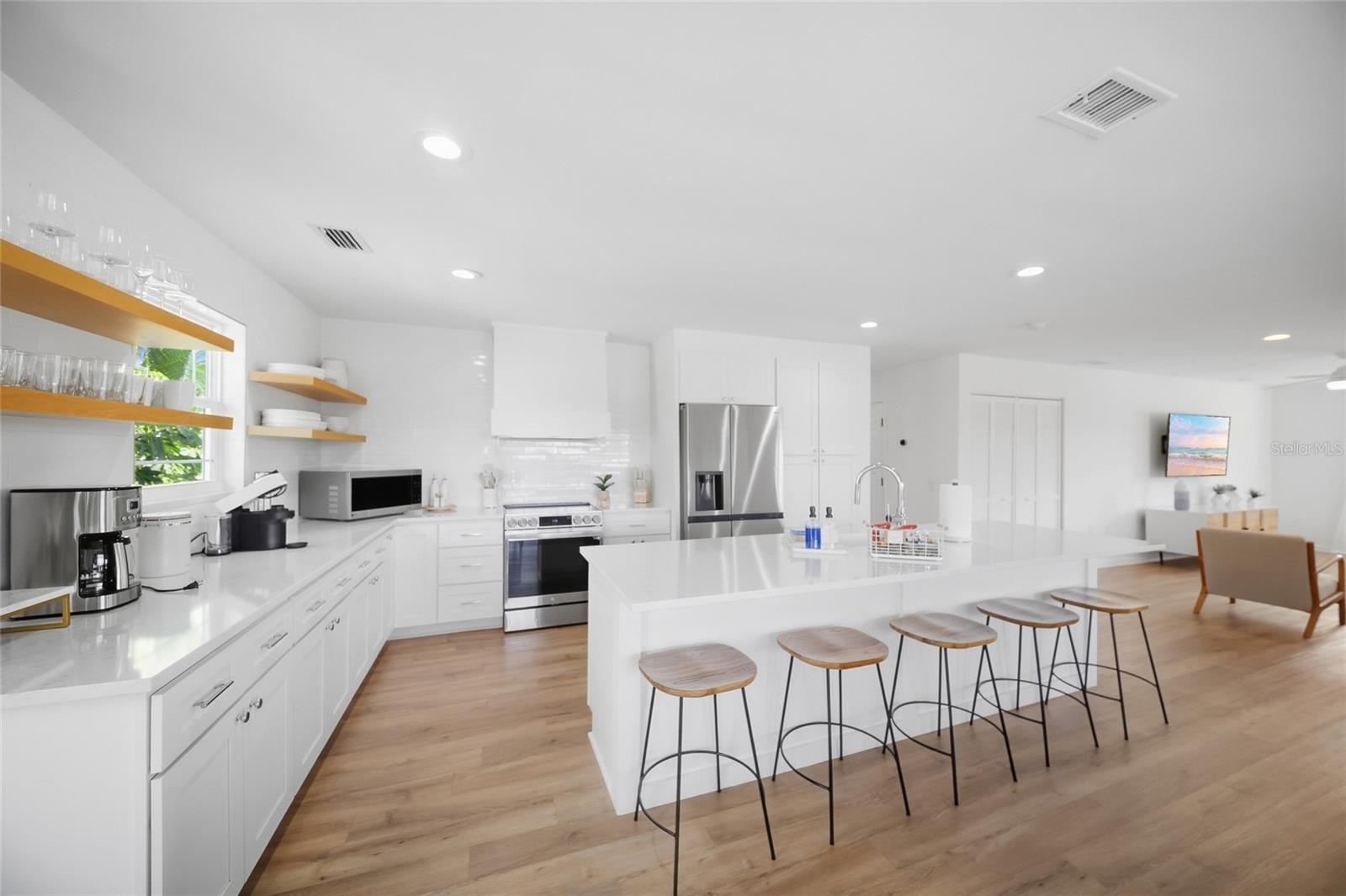 254 GLADIOLUS ST — photo 13