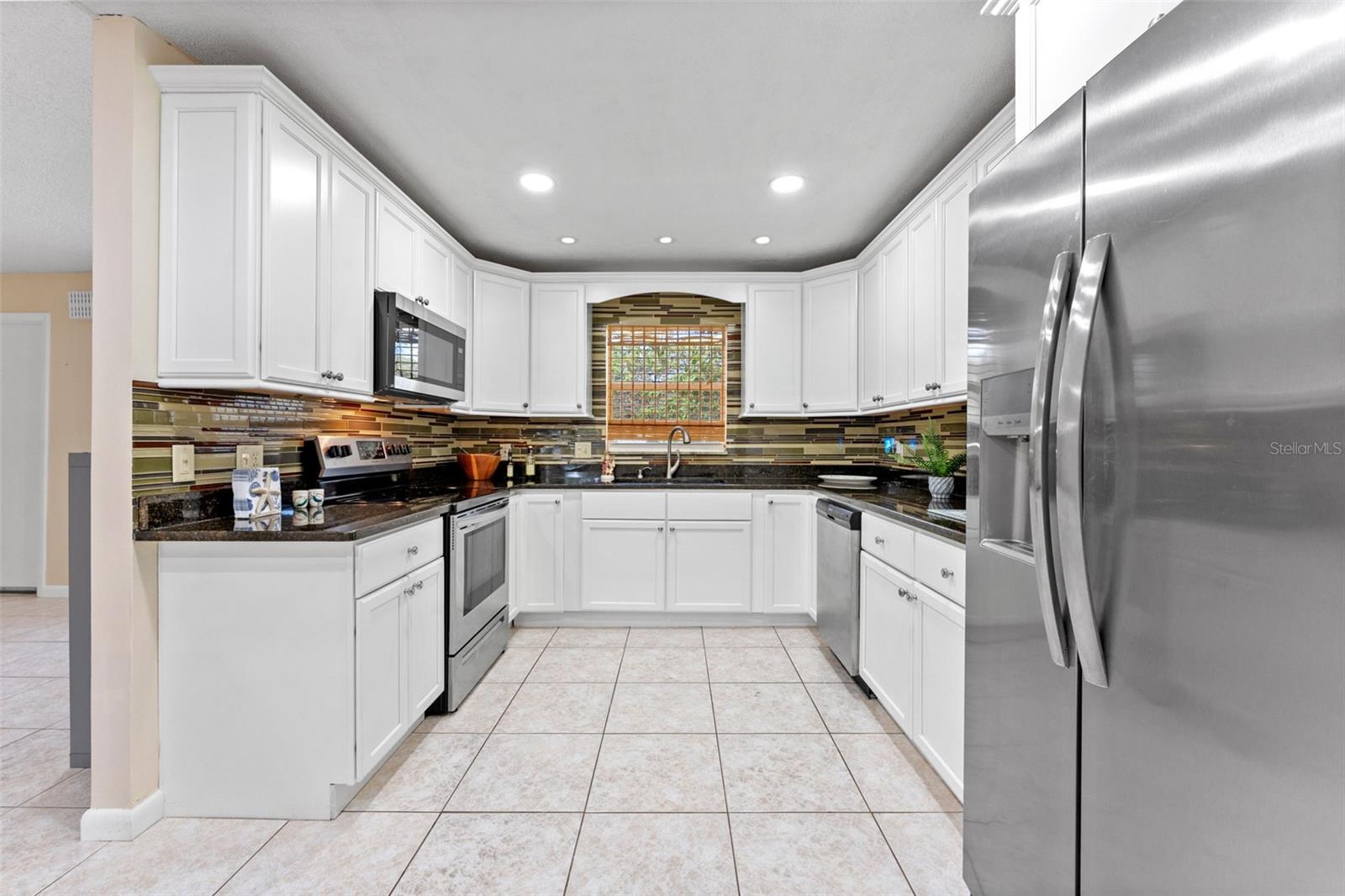 344 CROSSWINDS DR — photo 8
