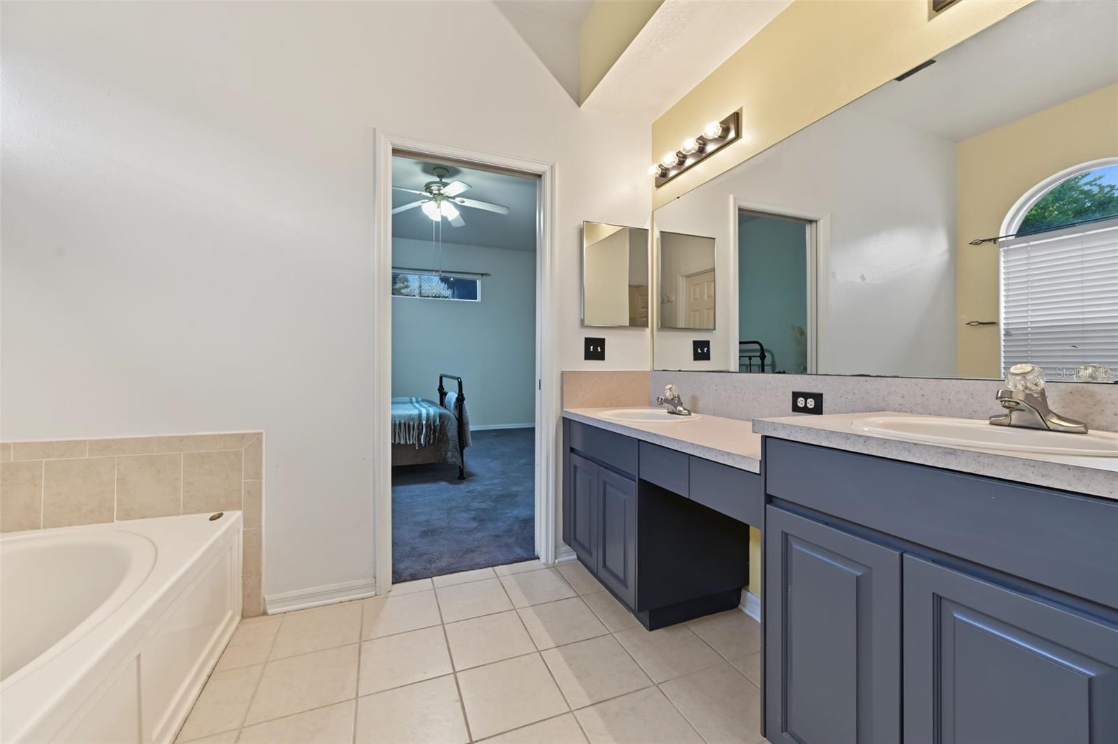 3907 LOCKRIDGE DR — photo 25