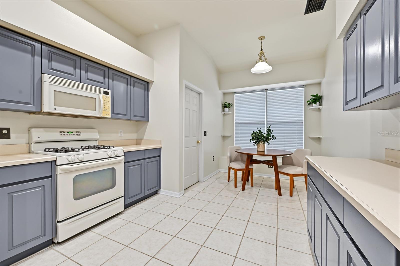3907 LOCKRIDGE DR — photo 12
