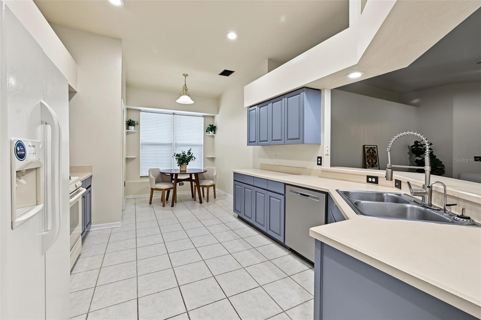 3907 LOCKRIDGE DR — photo 13