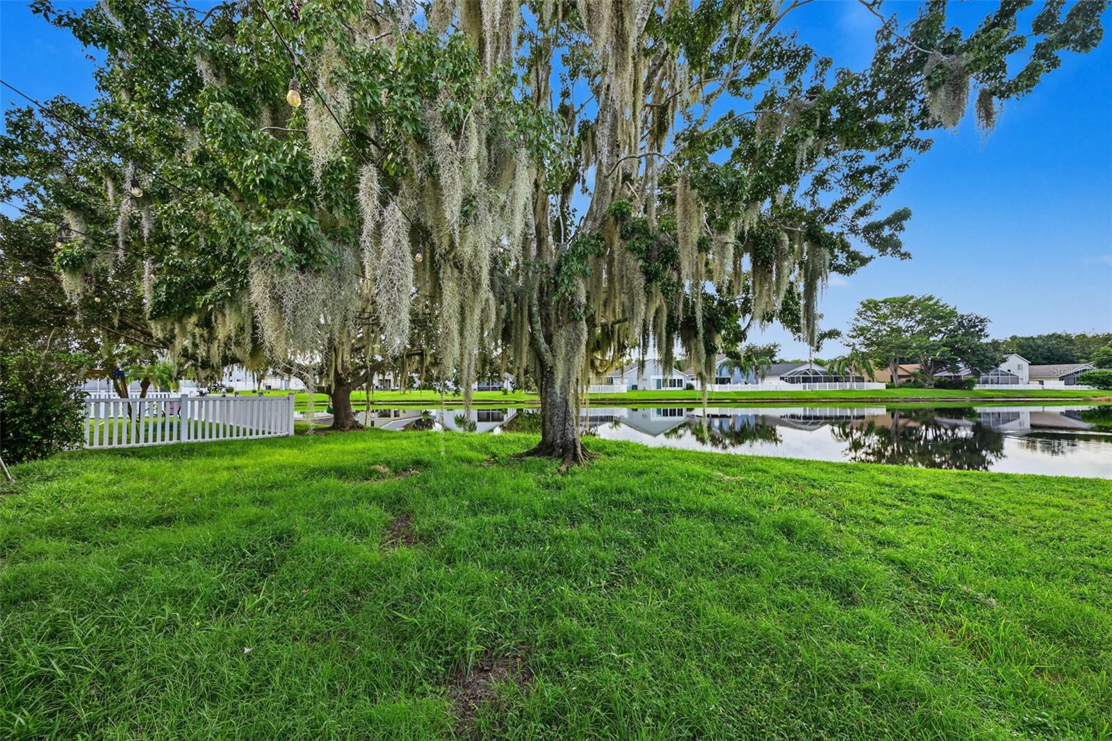 3907 LOCKRIDGE DR — photo 35