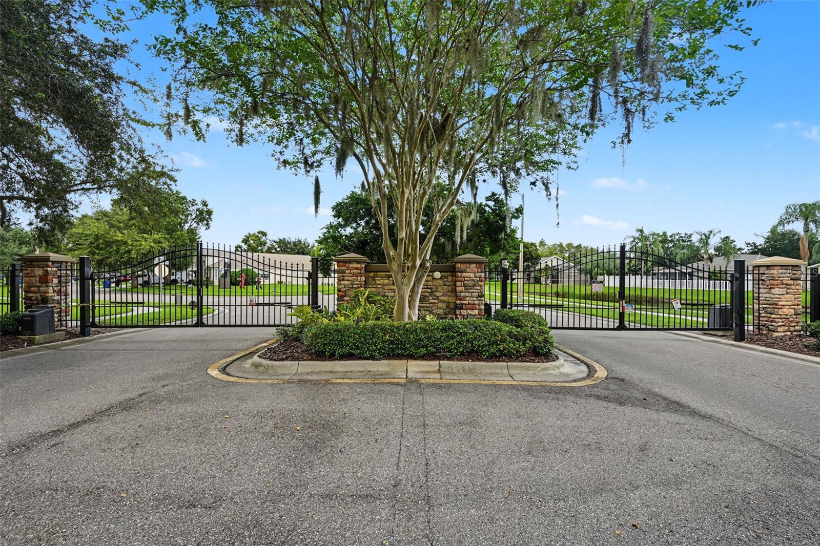 3907 LOCKRIDGE DR — photo 46